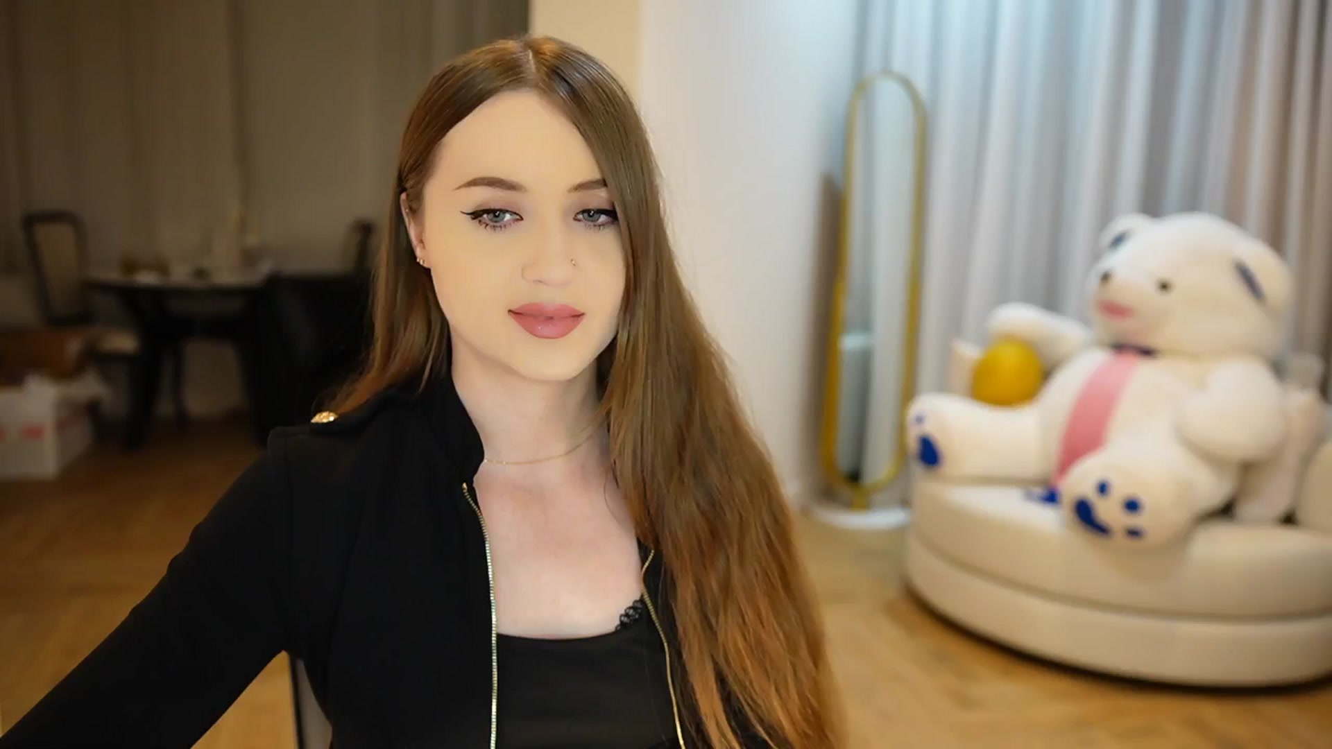 Gallery image thumbnail from Innocent_Soul's myfreecams stream on, 10/13/2024, 21:37 image 19 of 20