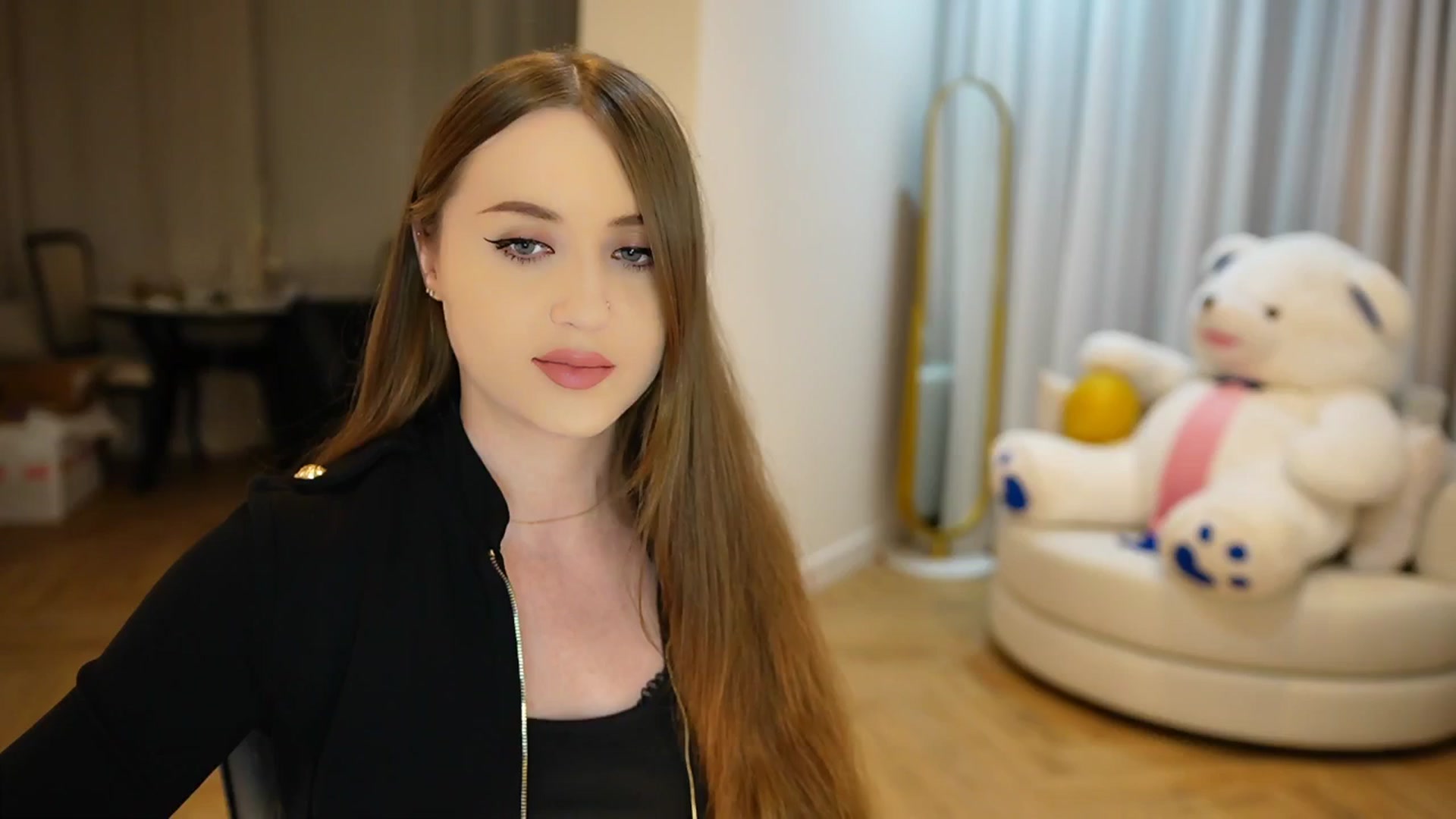 Gallery image thumbnail from Innocent_Soul's myfreecams stream on, 10/13/2024, 22:14 image 7 of 20