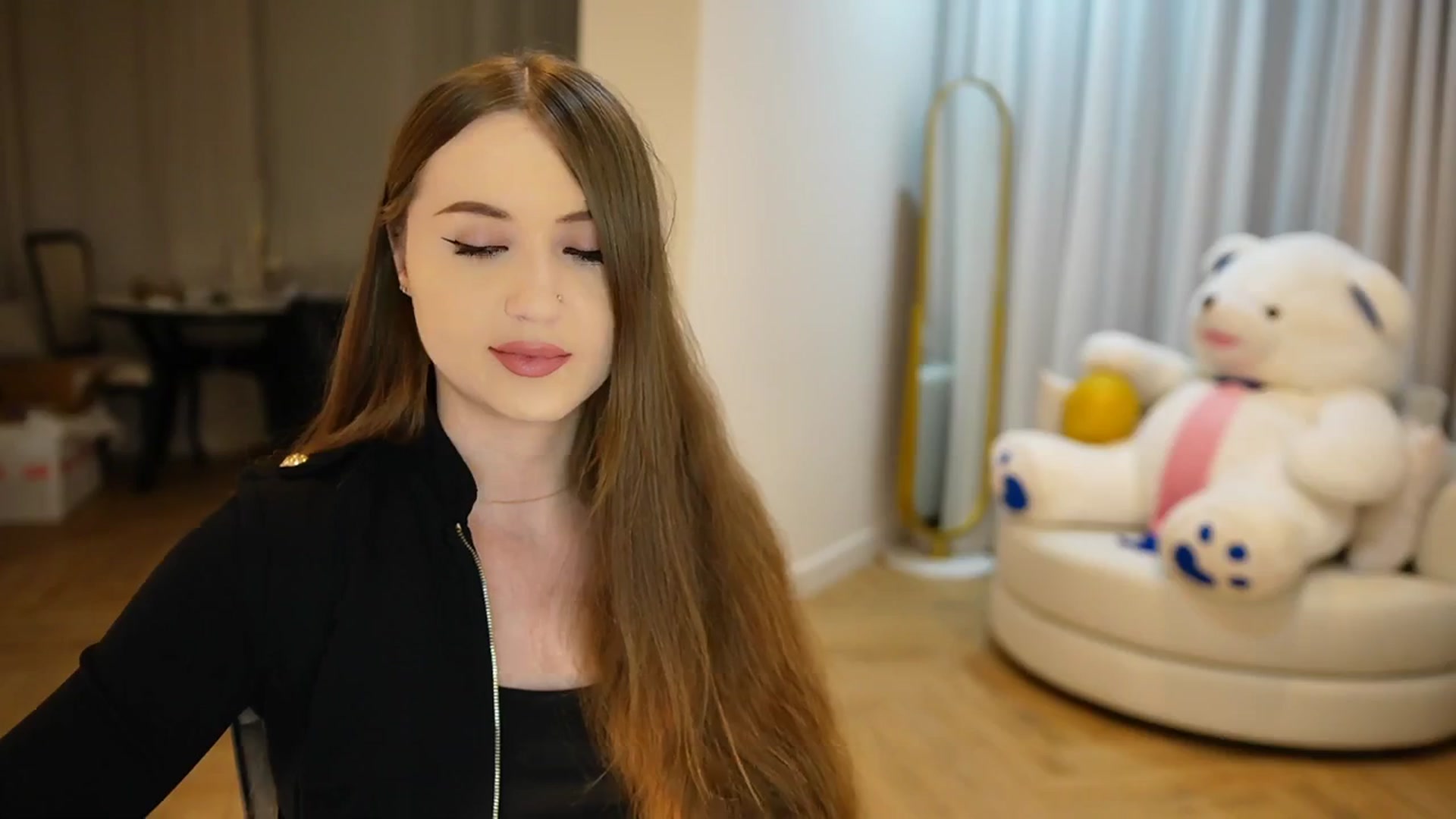Gallery image thumbnail from Innocent_Soul's myfreecams stream on, 10/13/2024, 22:14 image 14 of 20
