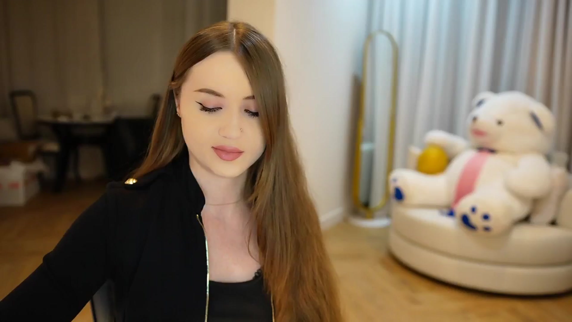 Gallery image thumbnail from Innocent_Soul's myfreecams stream on, 10/13/2024, 22:14 image 8 of 20