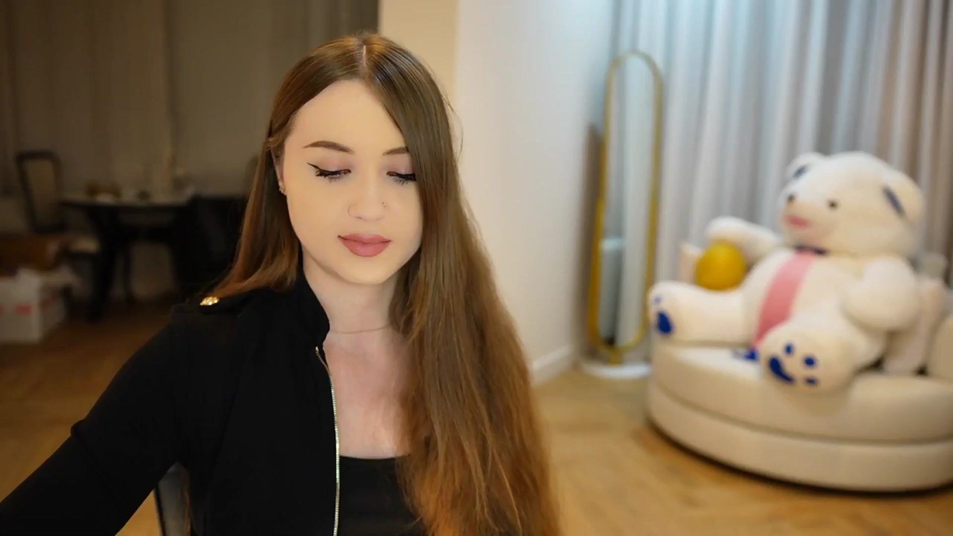 Gallery image thumbnail from Innocent_Soul's myfreecams stream on, 10/13/2024, 22:14 image 13 of 20