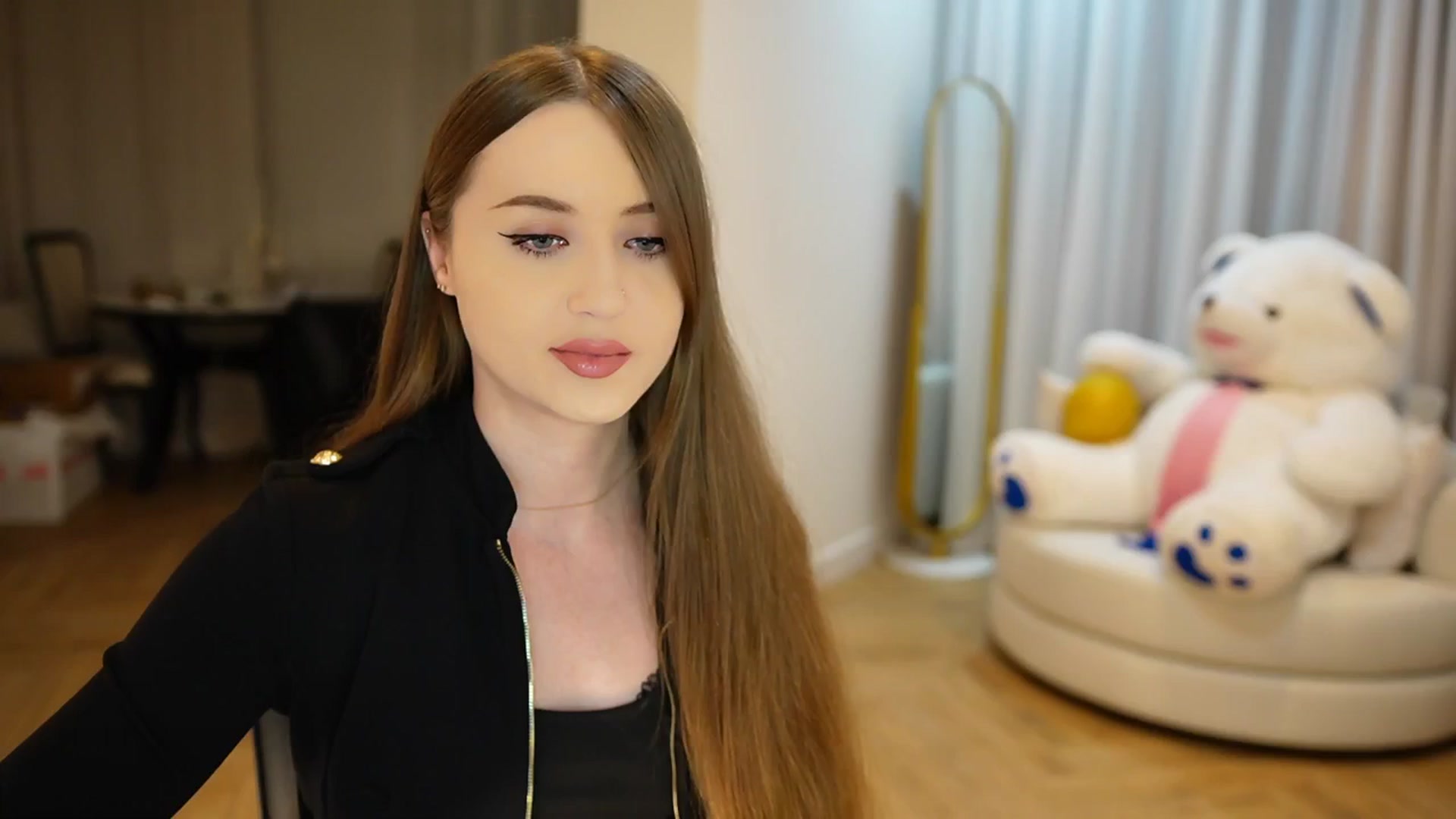 Gallery image thumbnail from Innocent_Soul's myfreecams stream on, 10/13/2024, 22:14 image 3 of 20