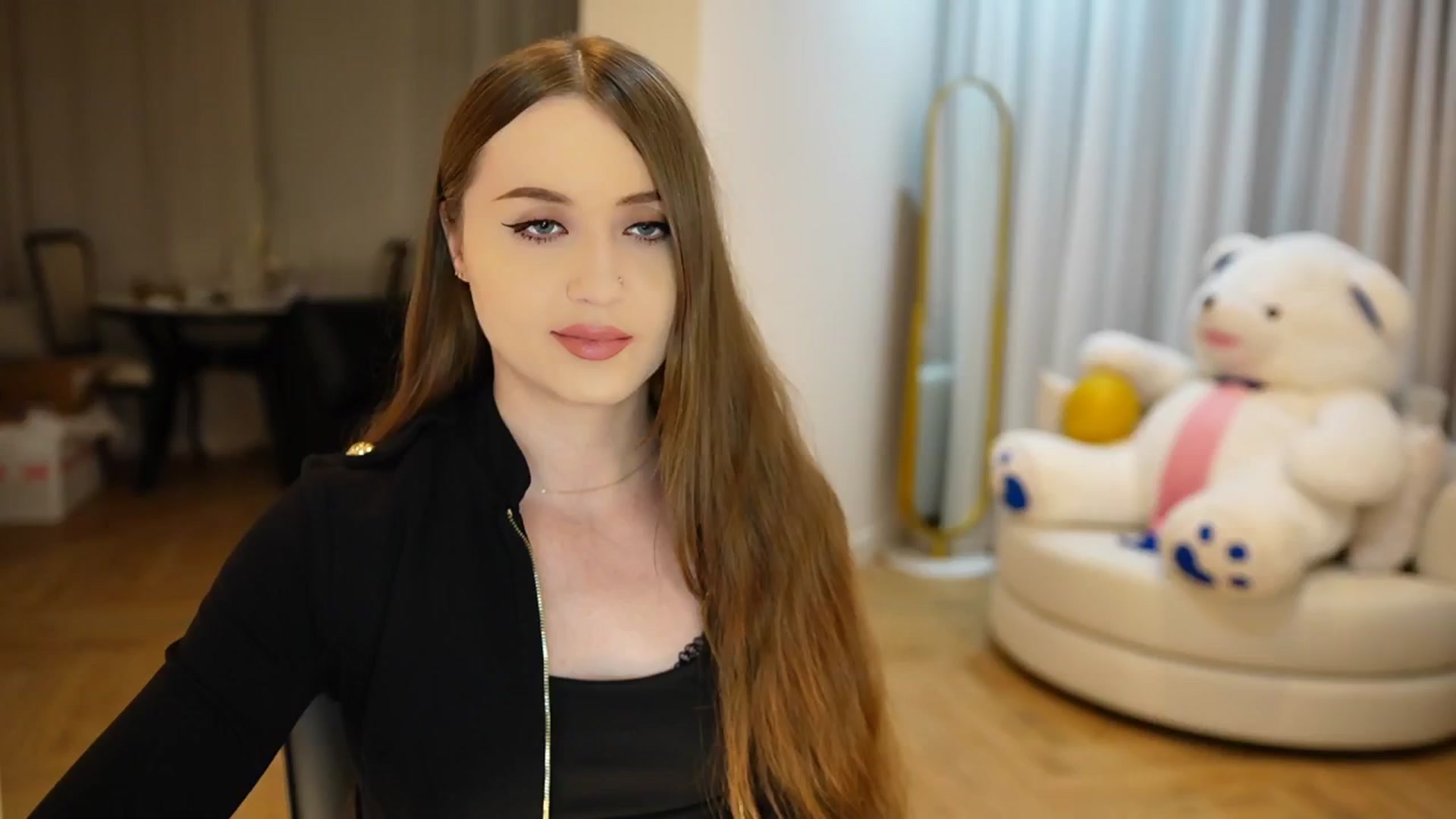 Gallery image thumbnail from Innocent_Soul's myfreecams stream on, 10/13/2024, 22:14 image 1 of 20