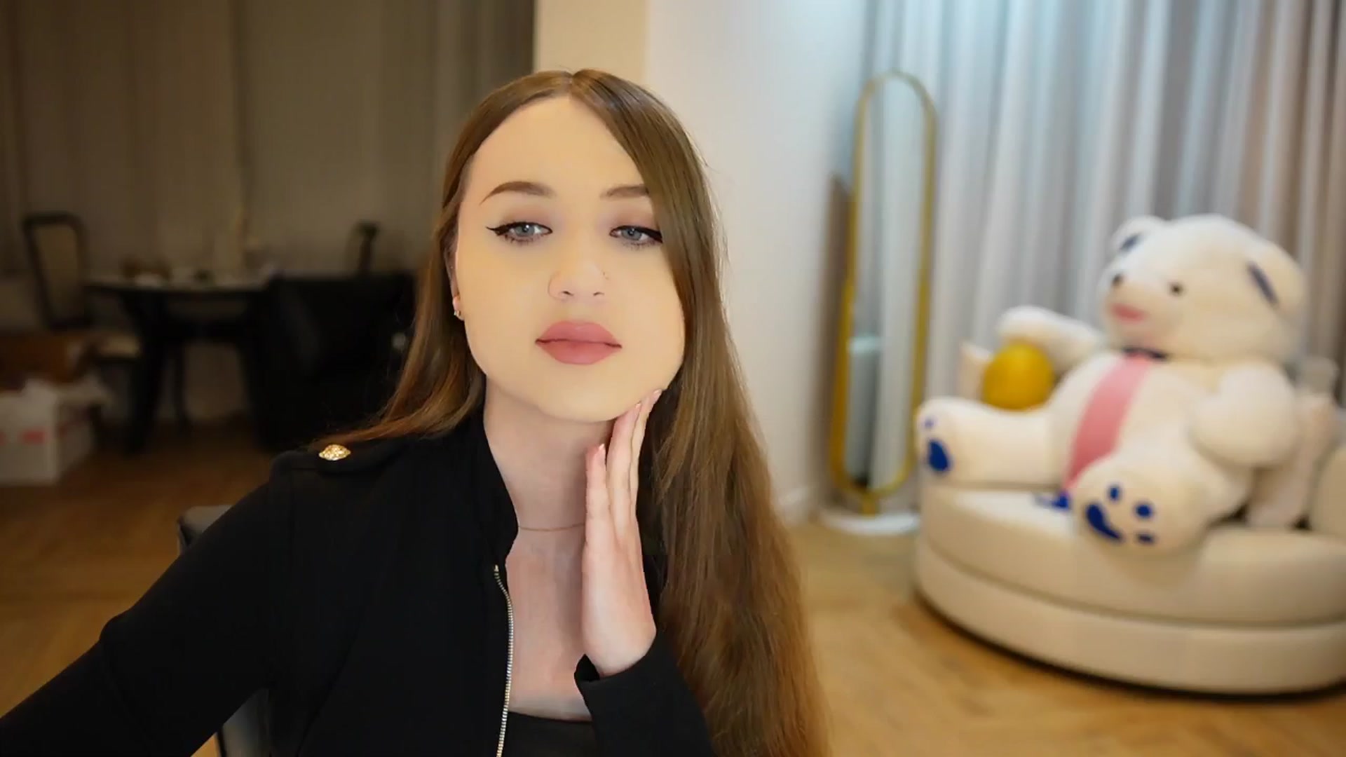 Gallery image thumbnail from Innocent_Soul's myfreecams stream on, 10/13/2024, 22:14 image 9 of 20