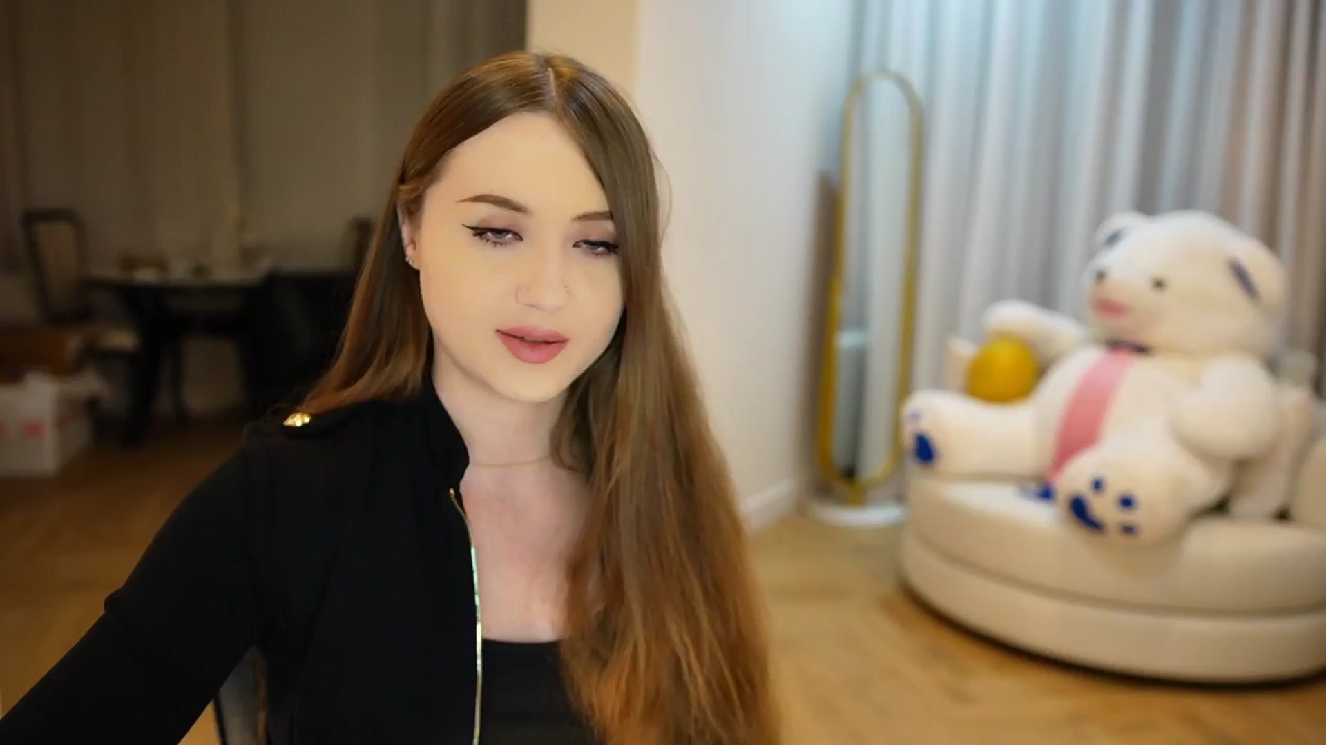 Gallery image thumbnail from Innocent_Soul's myfreecams stream on, 10/13/2024, 22:14 image 12 of 20