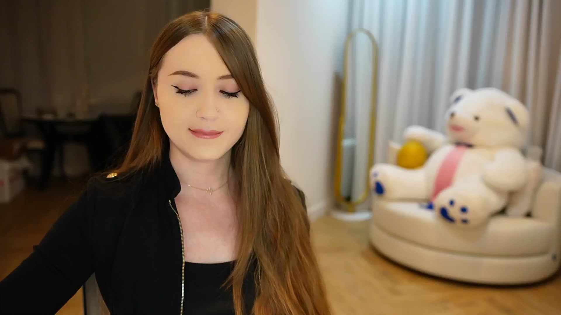 Gallery image thumbnail from Innocent_Soul's myfreecams stream on, 10/13/2024, 23:18 image 12 of 20