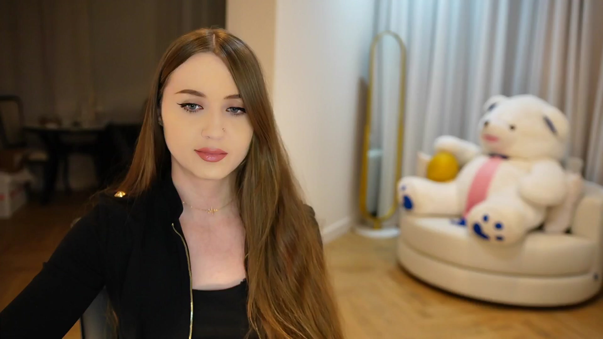 Gallery image thumbnail from Innocent_Soul's myfreecams stream on, 10/13/2024, 23:18 image 3 of 20