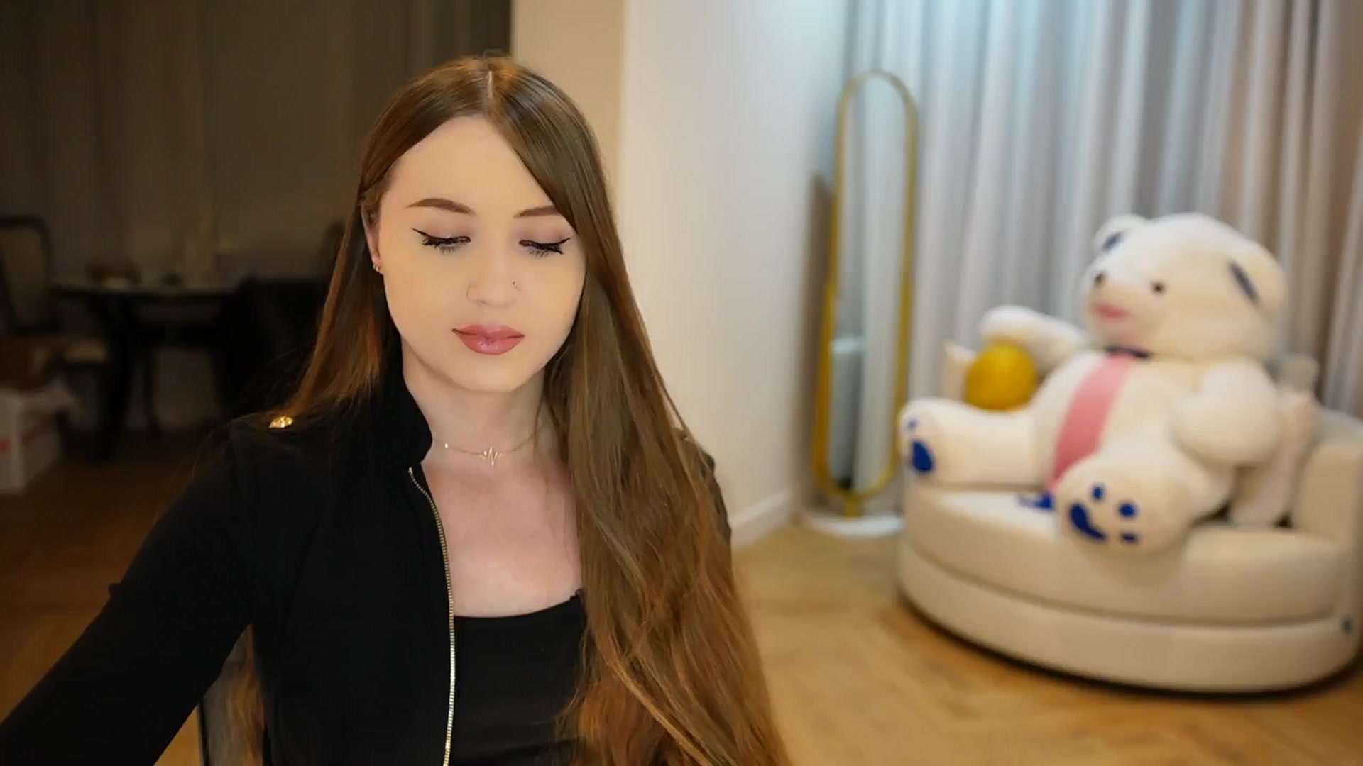 Gallery image thumbnail from Innocent_Soul's myfreecams stream on, 10/13/2024, 23:18 image 9 of 20