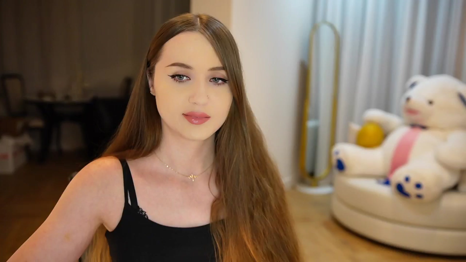 Gallery image thumbnail from Innocent_Soul's myfreecams stream on, 10/14/2024, 24:33 image 2 of 20