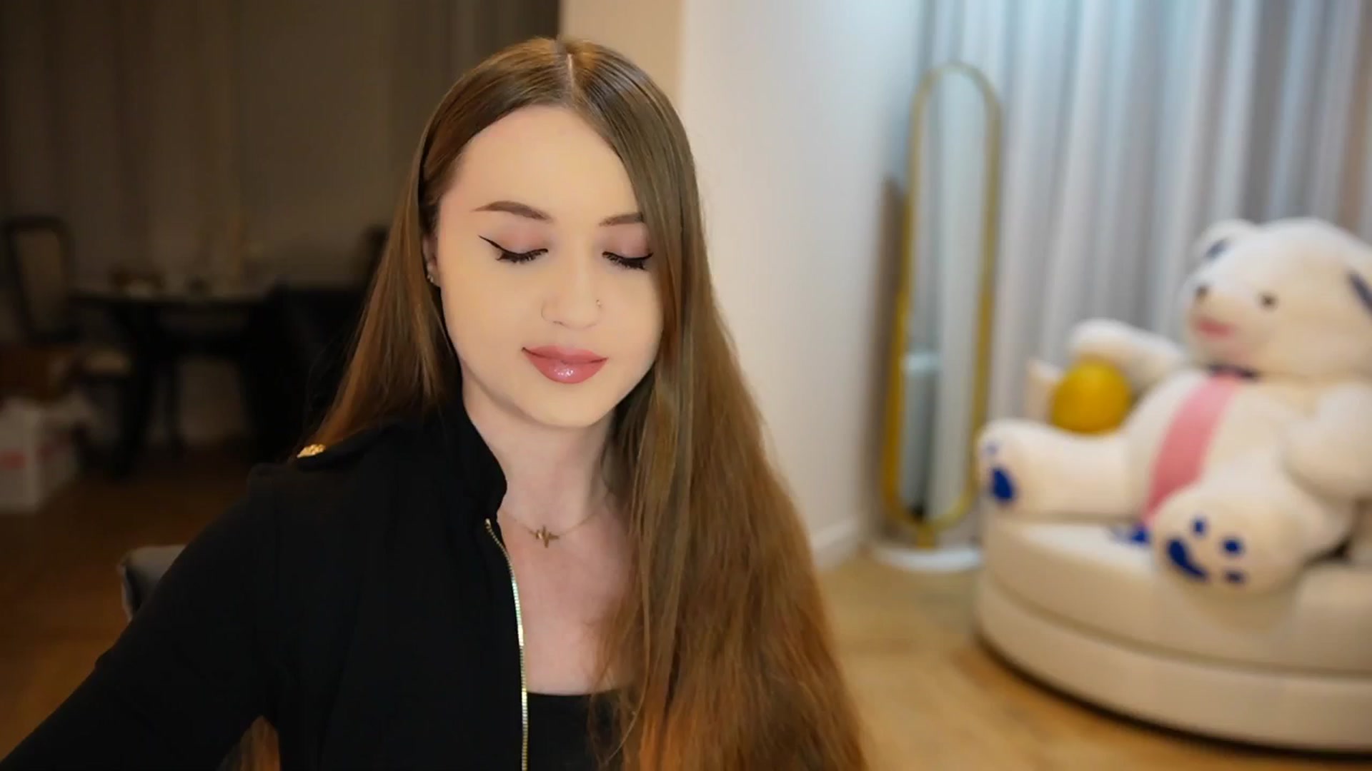 Gallery image thumbnail from Innocent_Soul's myfreecams stream on, 10/14/2024, 24:33 image 20 of 20