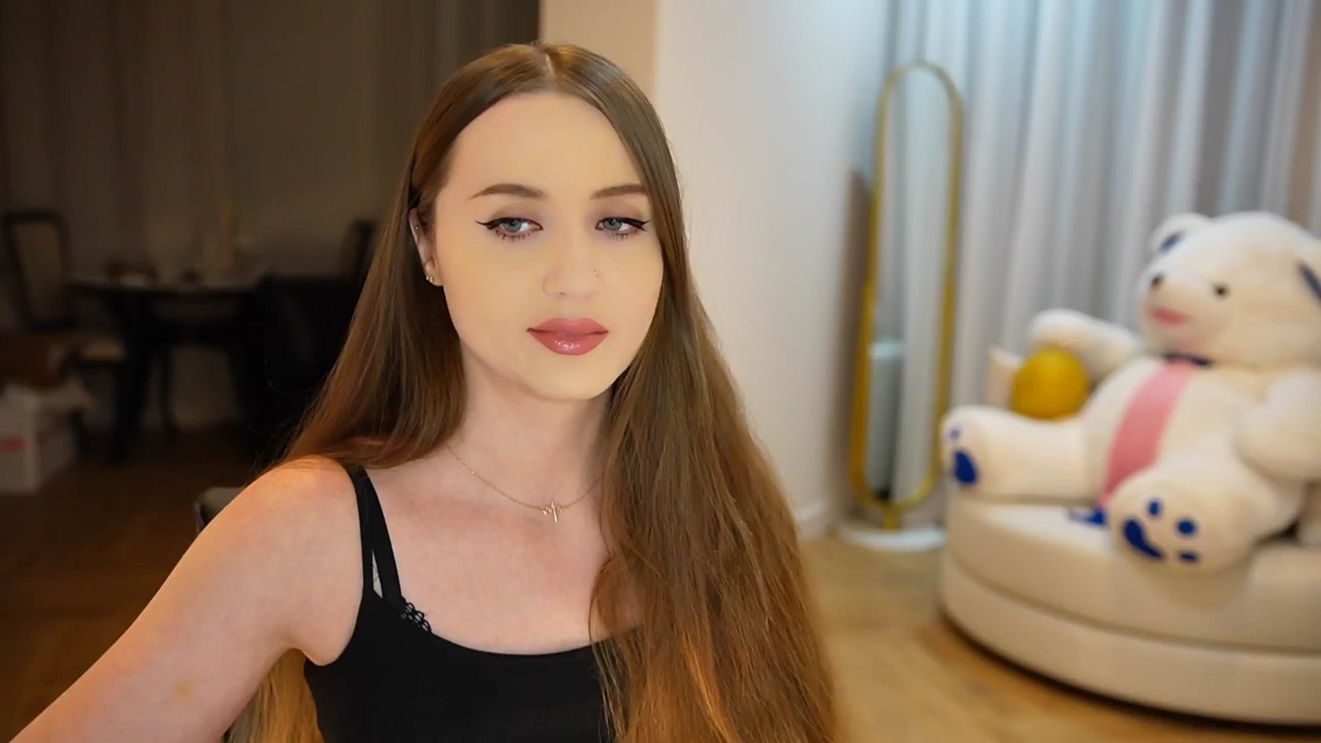 Gallery image thumbnail from Innocent_Soul's myfreecams stream on, 10/14/2024, 24:33 image 3 of 20