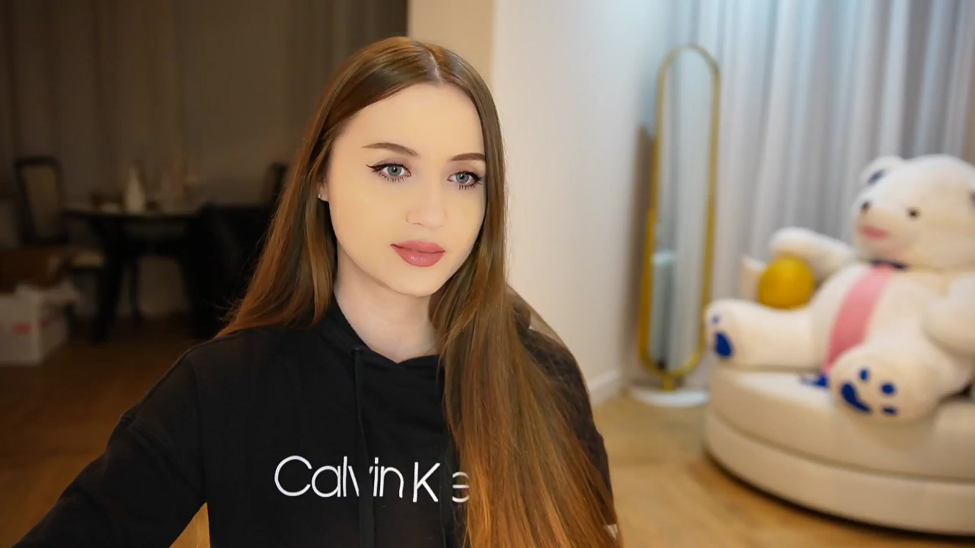 Gallery image thumbnail from Innocent_Soul's myfreecams stream on, 10/14/2024, 19:43 image 1 of 20