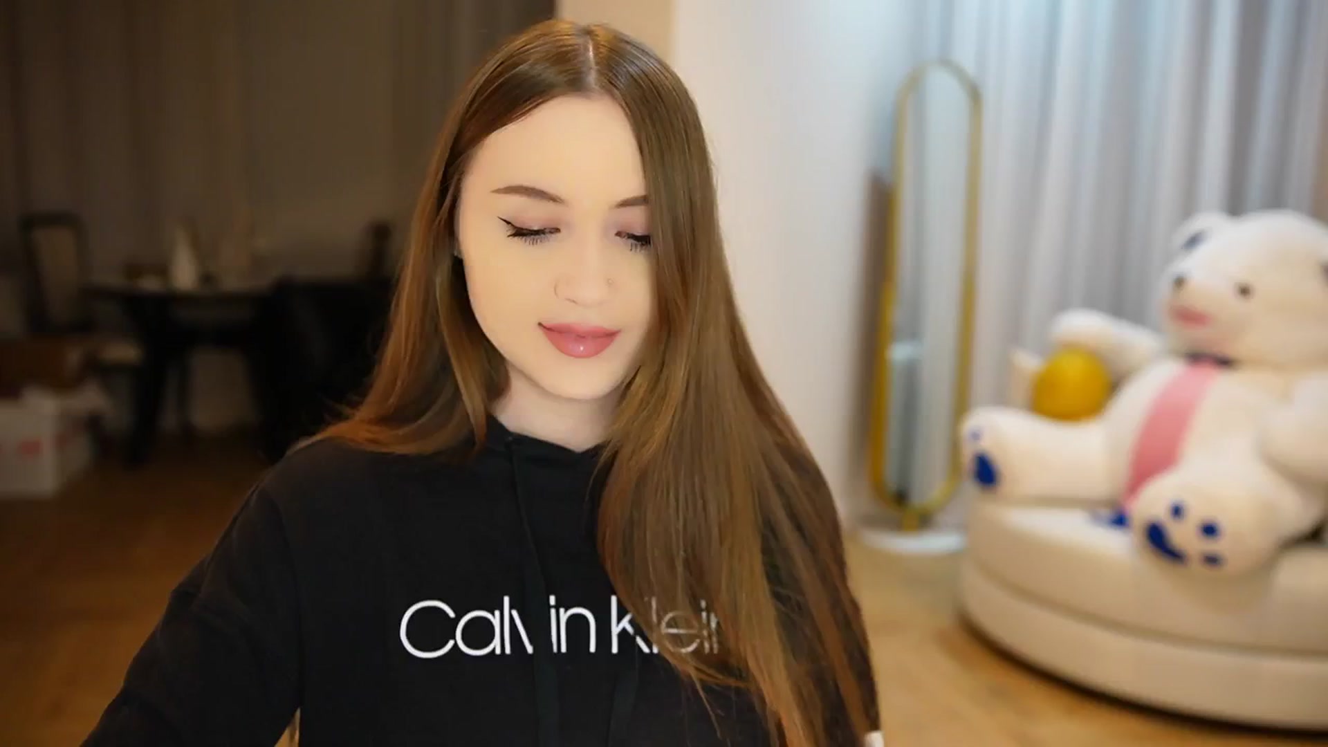 Gallery image thumbnail from Innocent_Soul's myfreecams stream on, 10/14/2024, 19:43 image 11 of 20