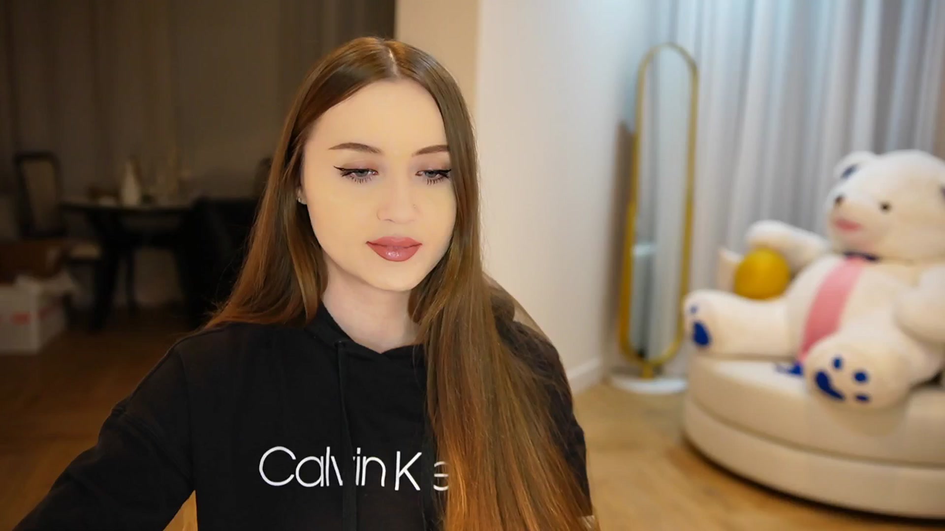 Gallery image thumbnail from Innocent_Soul's myfreecams stream on, 10/14/2024, 19:43 image 3 of 20