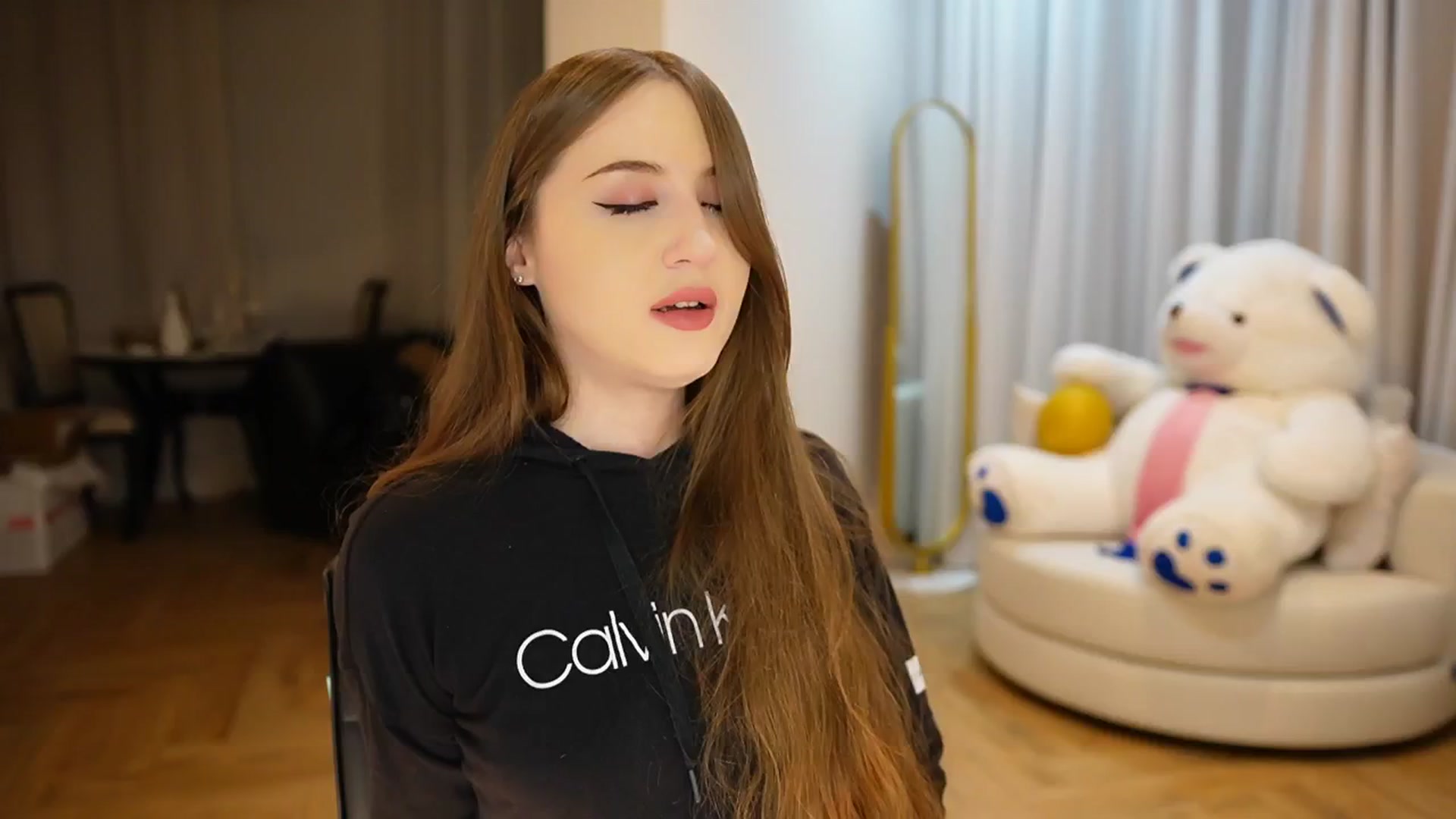 Gallery image thumbnail from Innocent_Soul's myfreecams stream on, 10/15/2024, 21:44 image 19 of 20