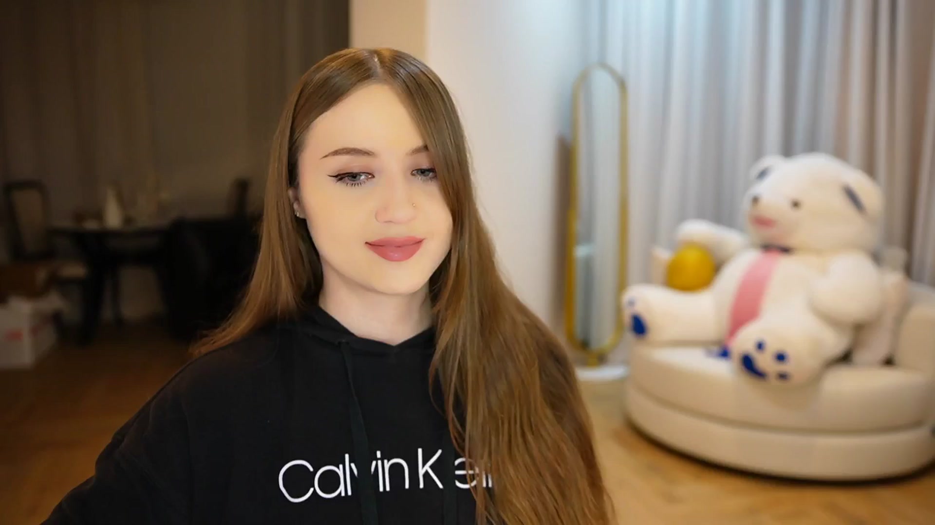 Gallery image thumbnail from Innocent_Soul's myfreecams stream on, 10/15/2024, 21:44 image 15 of 20