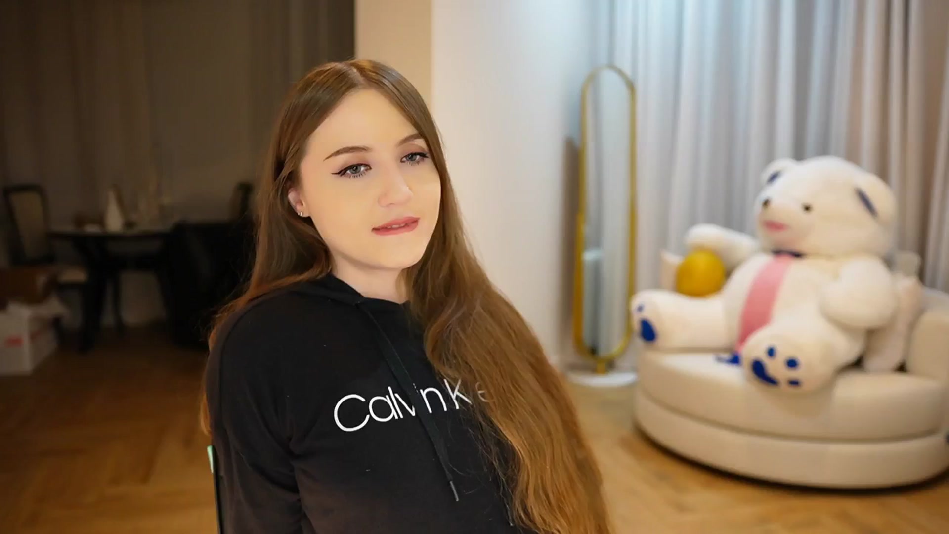 Gallery image thumbnail from Innocent_Soul's myfreecams stream on, 10/15/2024, 21:44 image 18 of 20