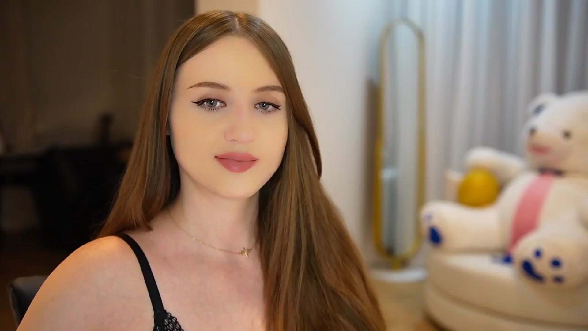 Gallery image thumbnail from Innocent_Soul's myfreecams stream on, 10/15/2024, 22:03 image 7 of 20