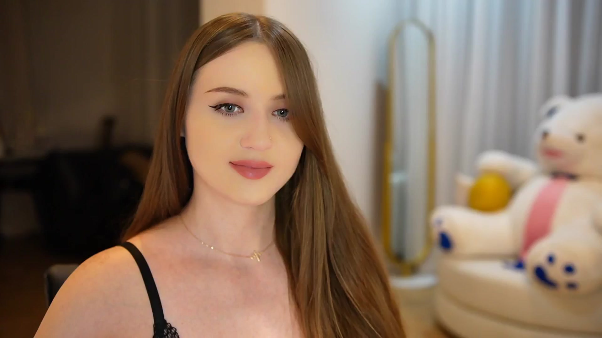 Gallery image thumbnail from Innocent_Soul's myfreecams stream on, 10/15/2024, 22:03 image 5 of 20