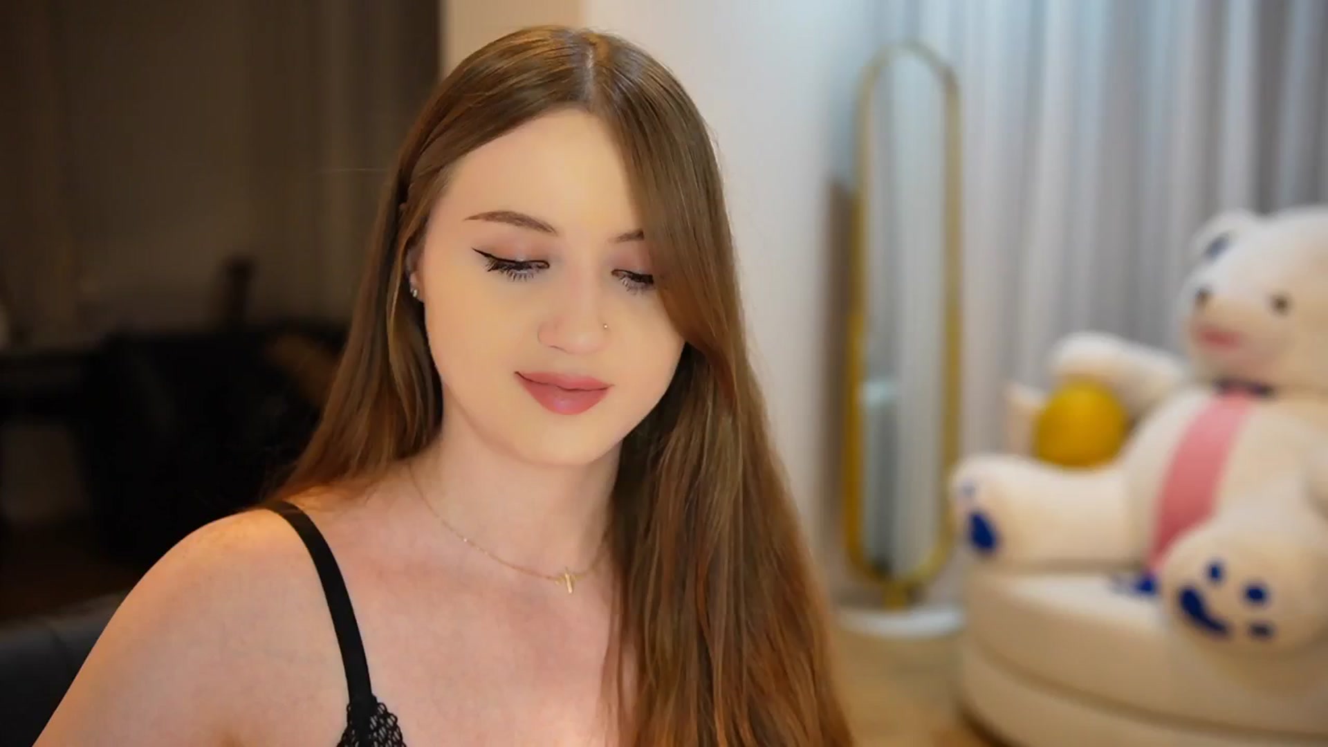 Gallery image thumbnail from Innocent_Soul's myfreecams stream on, 10/15/2024, 22:03 image 14 of 20