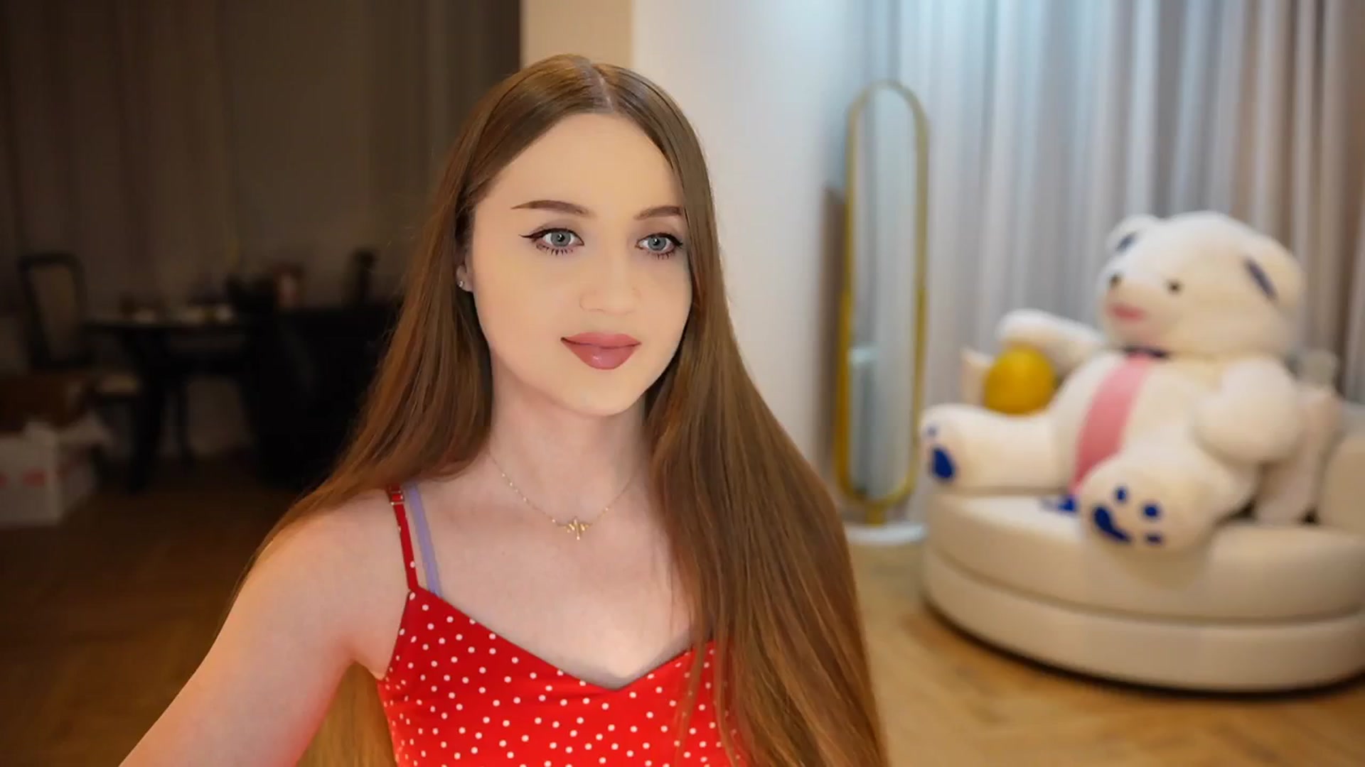 Gallery image thumbnail from Innocent_Soul's myfreecams stream on, 10/18/2024, 18:41 image 8 of 20