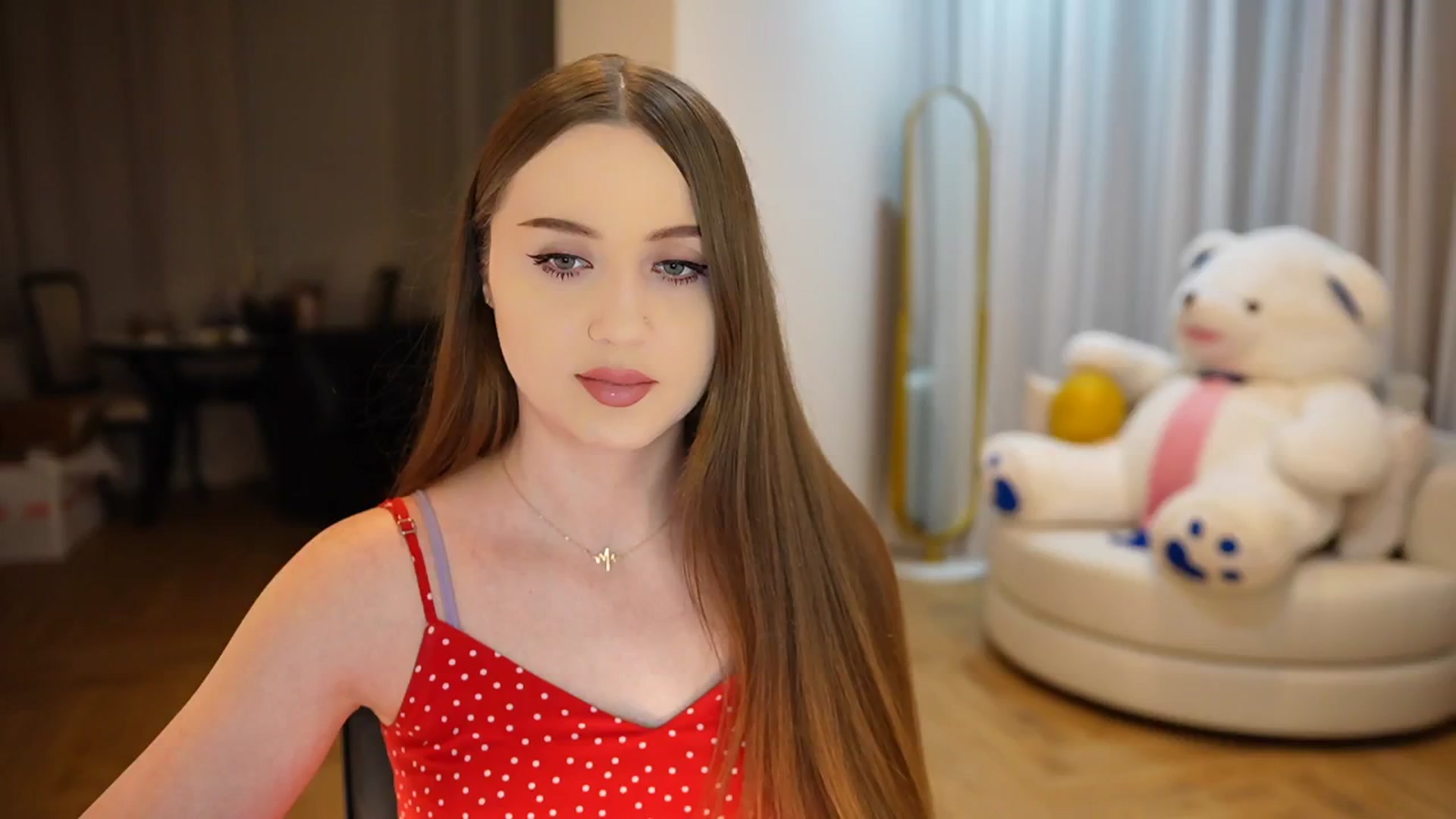 Gallery image thumbnail from Innocent_Soul's myfreecams stream on, 10/18/2024, 18:41 image 1 of 20