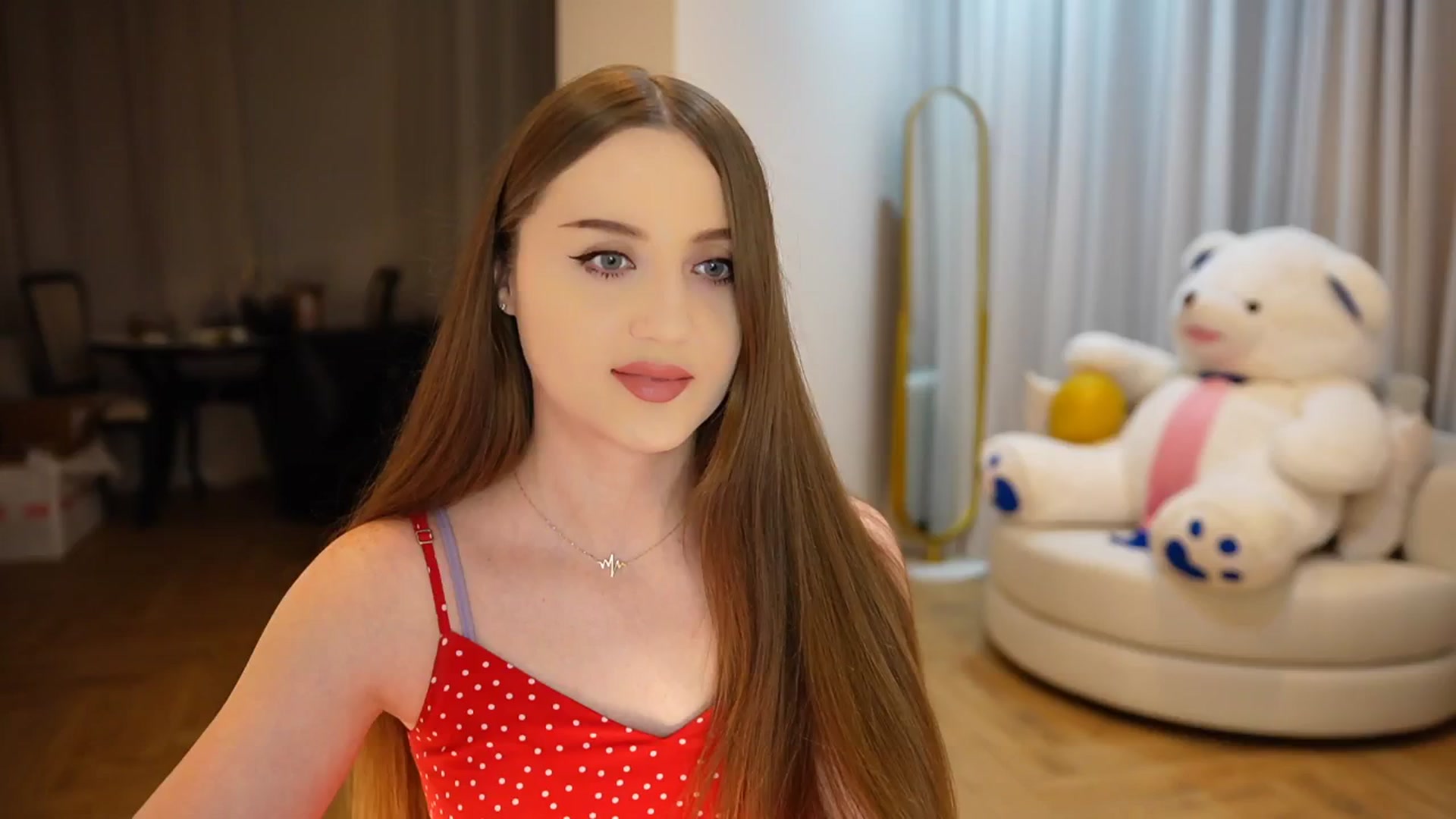 Gallery image thumbnail from Innocent_Soul's myfreecams stream on, 10/18/2024, 18:41 image 4 of 20