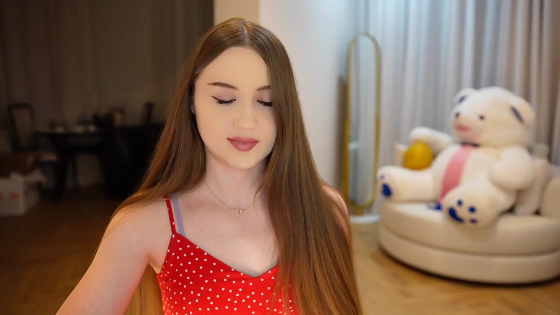 Gallery image thumbnail from Innocent_Soul's myfreecams stream on, 10/18/2024, 18:41 image 9 of 20