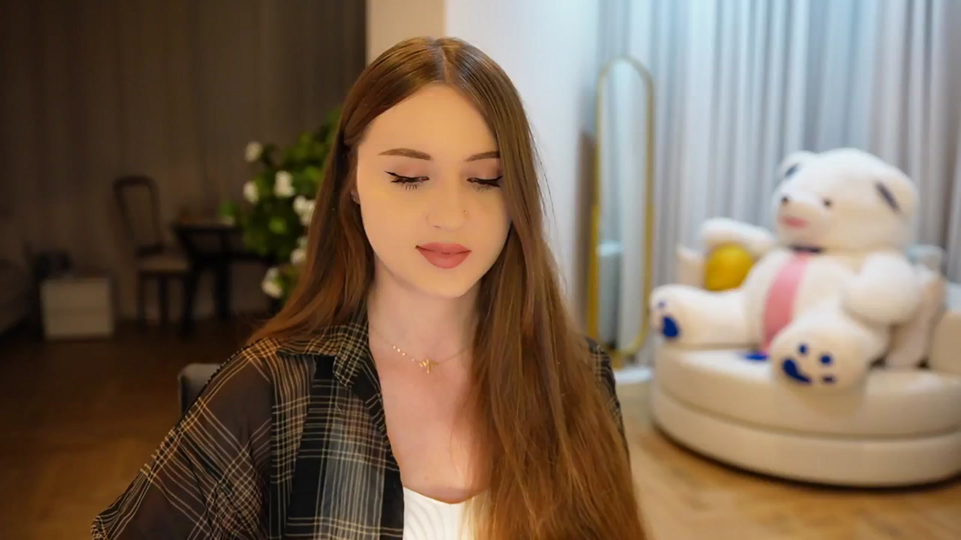 Gallery image thumbnail from Innocent_Soul's myfreecams stream on, 10/30/2024, 16:01 image 9 of 20