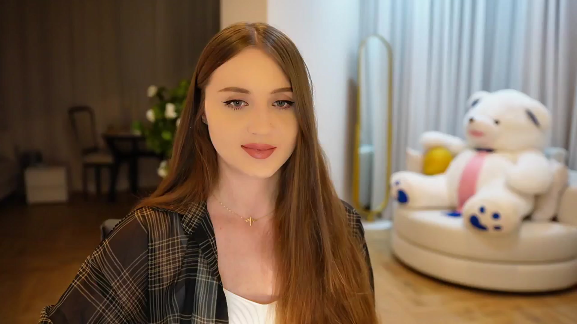 Gallery image thumbnail from Innocent_Soul's myfreecams stream on, 10/30/2024, 16:01 image 17 of 20