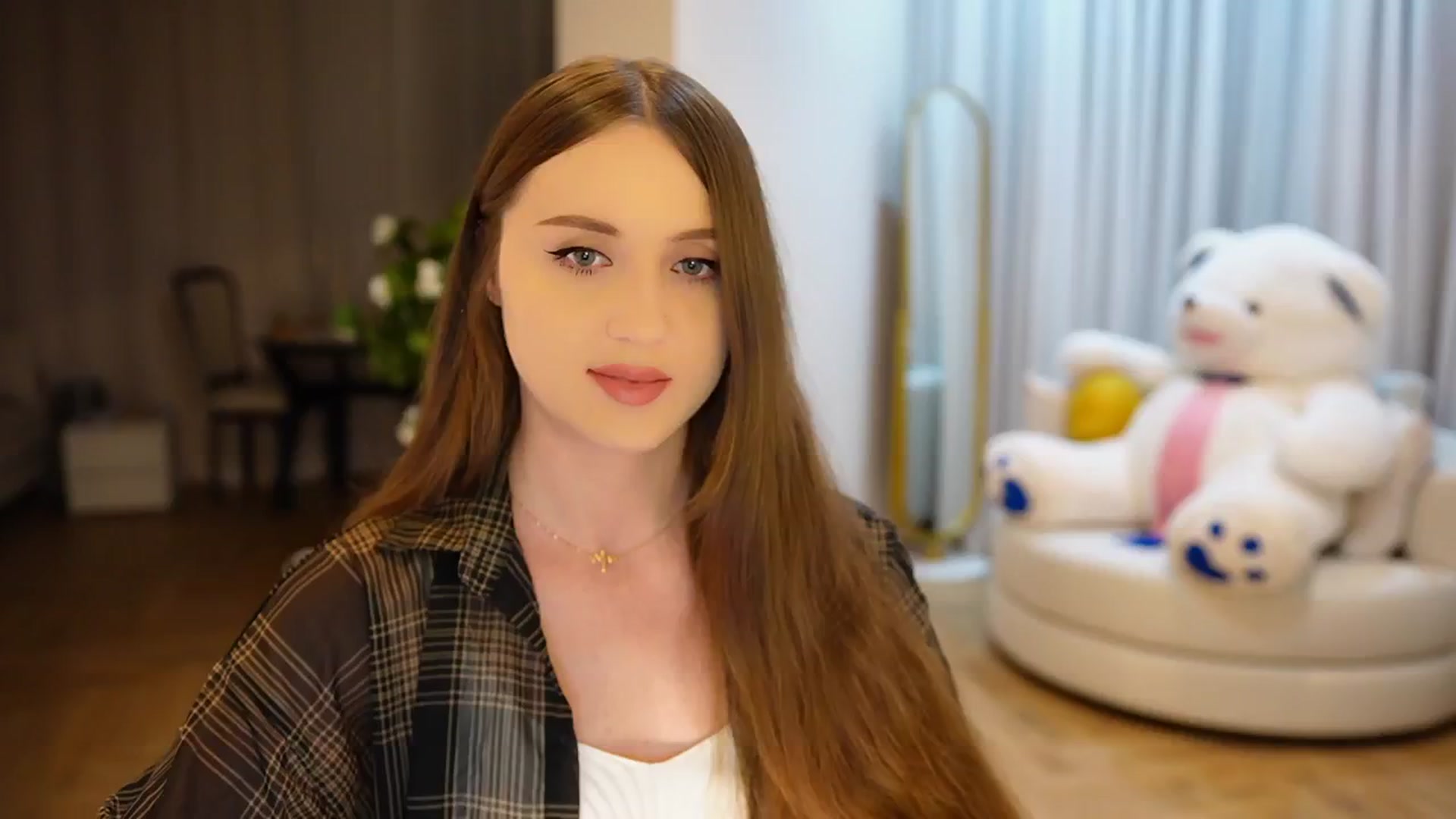 Gallery image thumbnail from Innocent_Soul's myfreecams stream on, 10/30/2024, 16:01 image 6 of 20