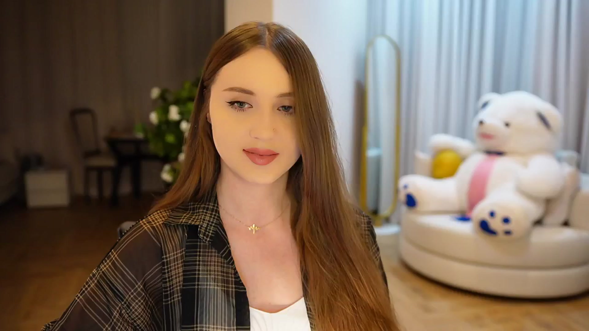 Gallery image thumbnail from Innocent_Soul's myfreecams stream on, 10/30/2024, 16:01 image 5 of 20