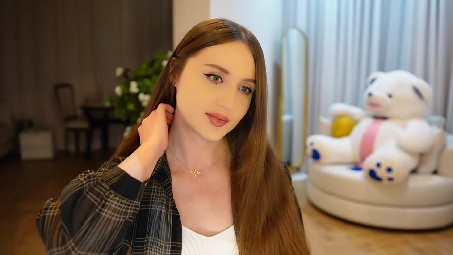Gallery image thumbnail from Innocent_Soul's myfreecams stream on, 10/30/2024, 16:01 image 4 of 20