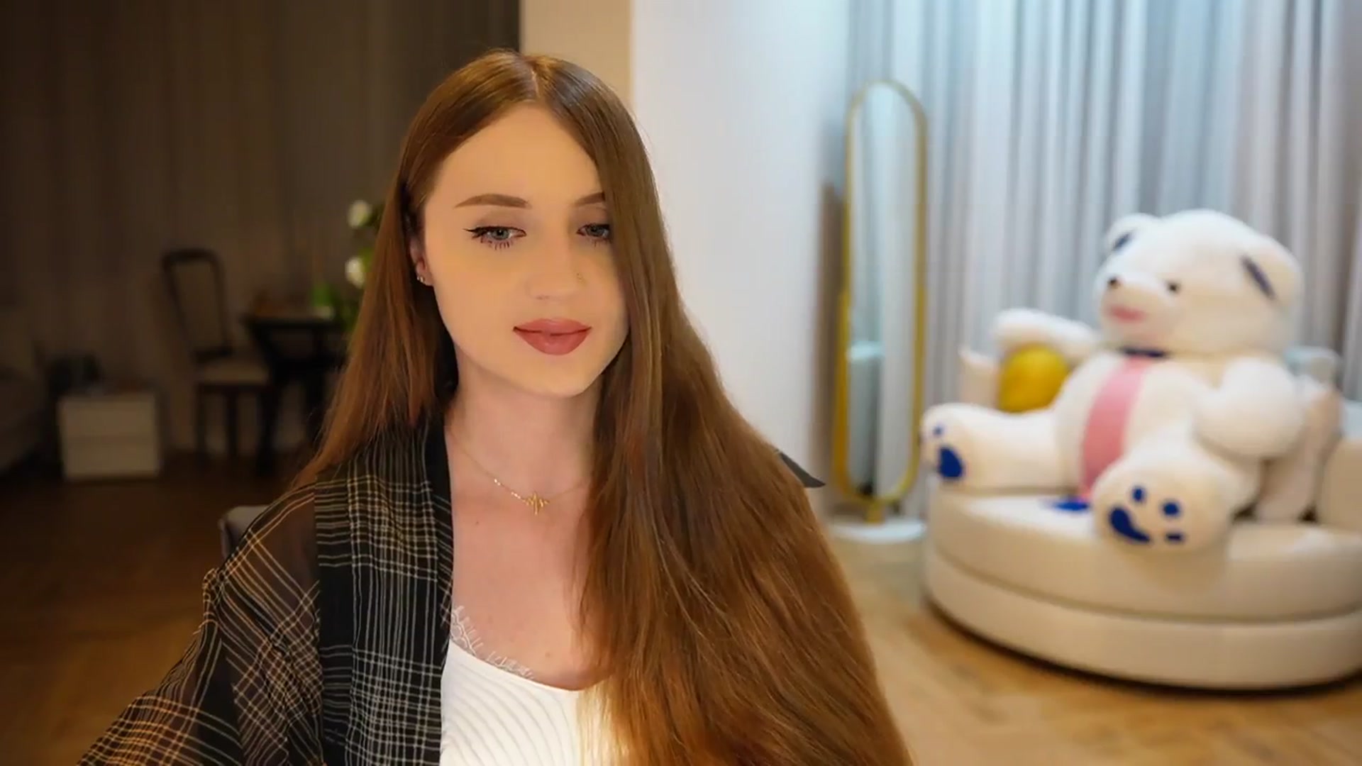 Gallery image thumbnail from Innocent_Soul's myfreecams stream on, 10/30/2024, 17:01 image 15 of 20