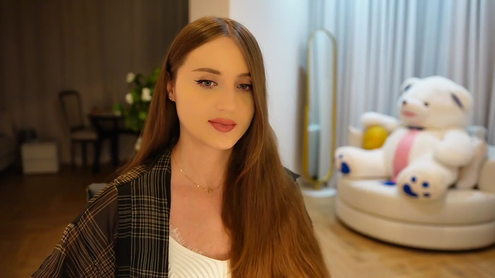 Gallery image thumbnail from Innocent_Soul's myfreecams stream on, 10/30/2024, 17:01 image 11 of 20