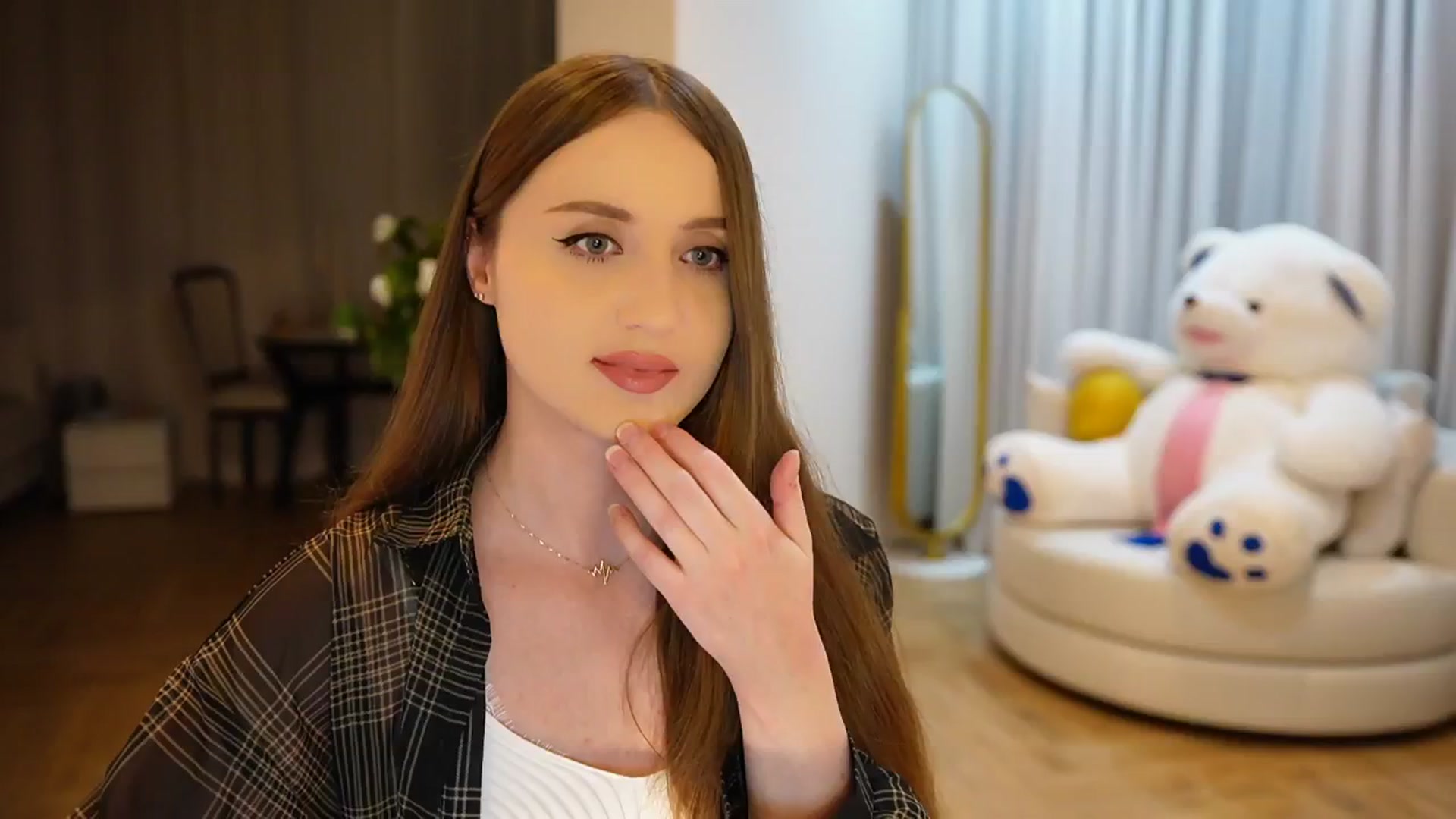 Gallery image thumbnail from Innocent_Soul's myfreecams stream on, 10/30/2024, 18:07 image 13 of 20