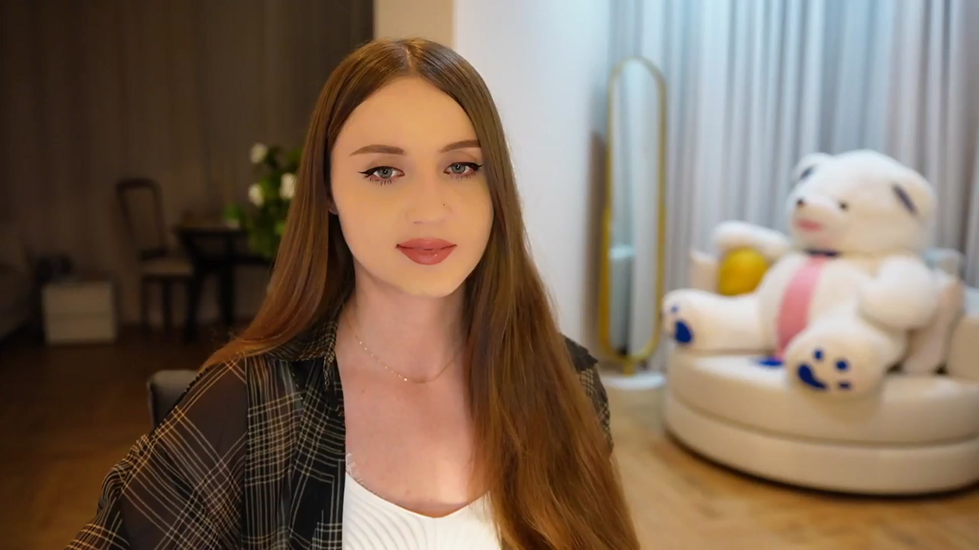 Gallery image thumbnail from Innocent_Soul's myfreecams stream on, 10/30/2024, 18:07 image 6 of 20