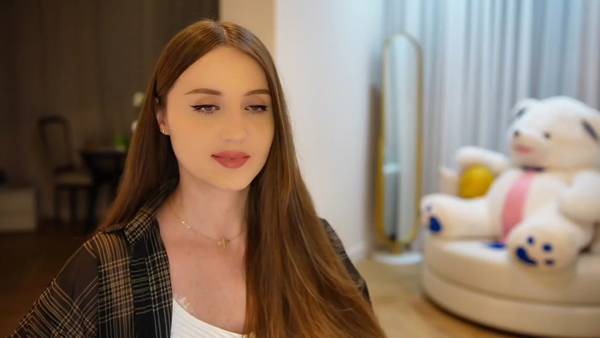Gallery image thumbnail from Innocent_Soul's myfreecams stream on, 10/30/2024, 19:33 image 7 of 20