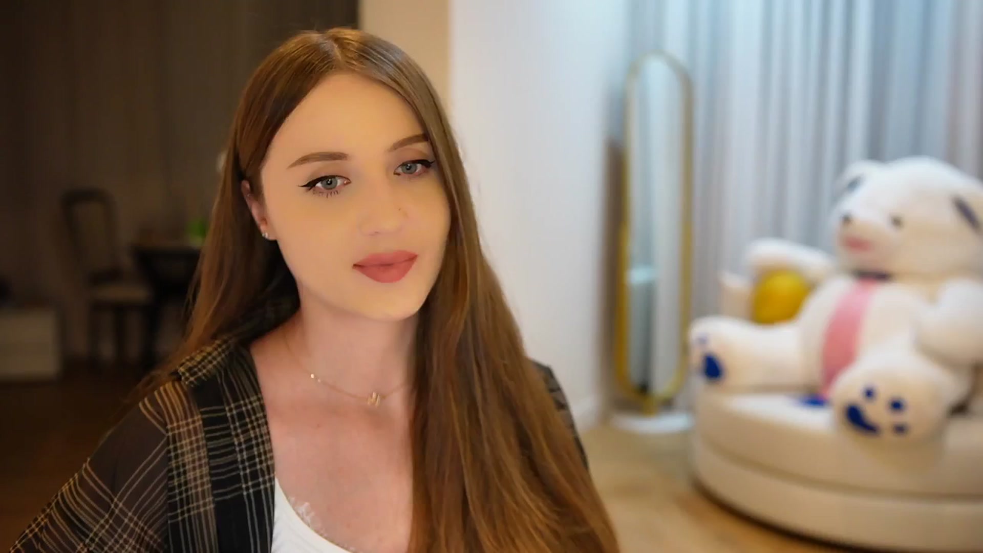 Gallery image thumbnail from Innocent_Soul's myfreecams stream on, 10/30/2024, 19:33 image 8 of 20