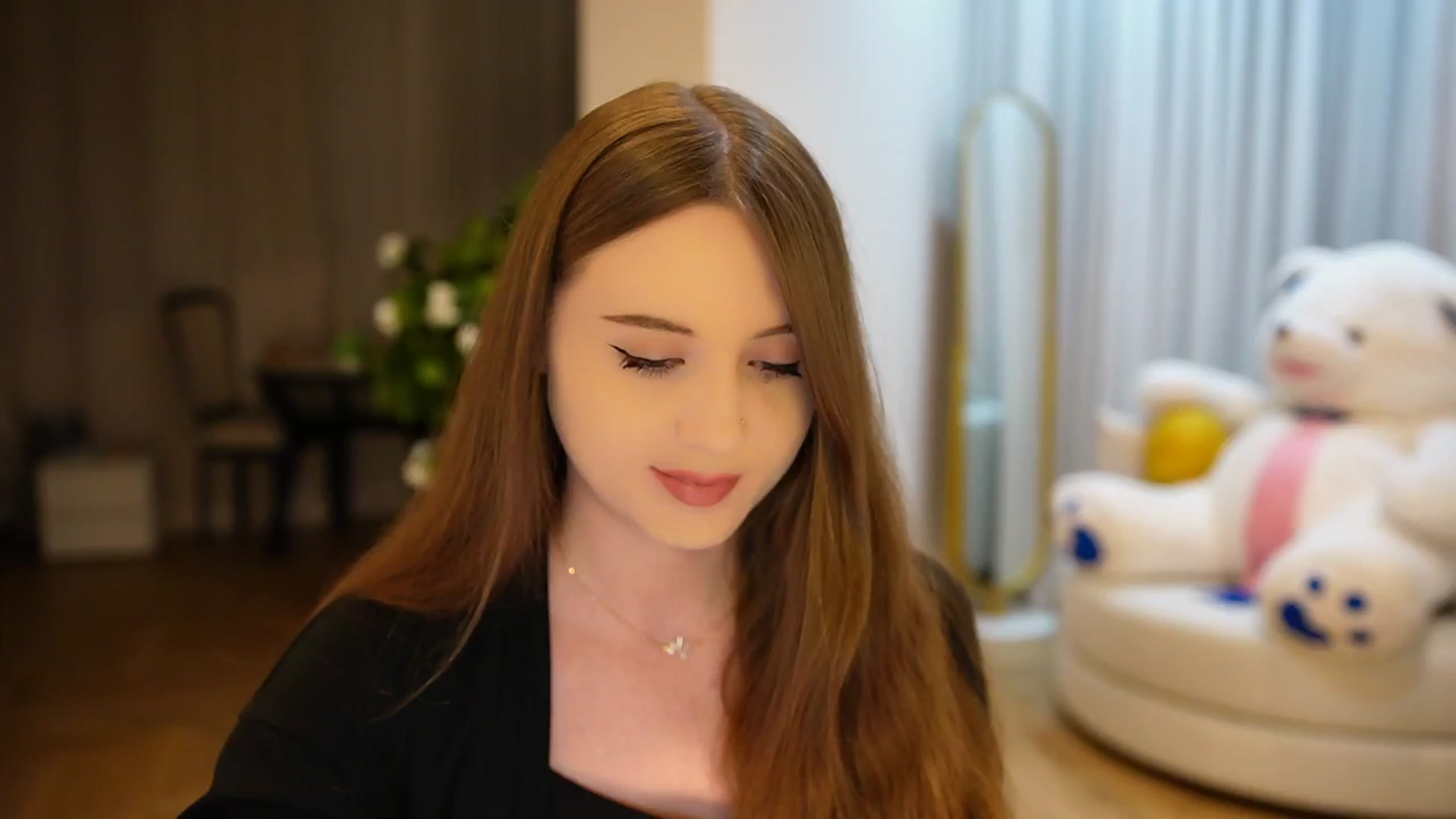 Gallery image thumbnail from Innocent_Soul's myfreecams stream on, 10/31/2024, 17:41 image 12 of 20