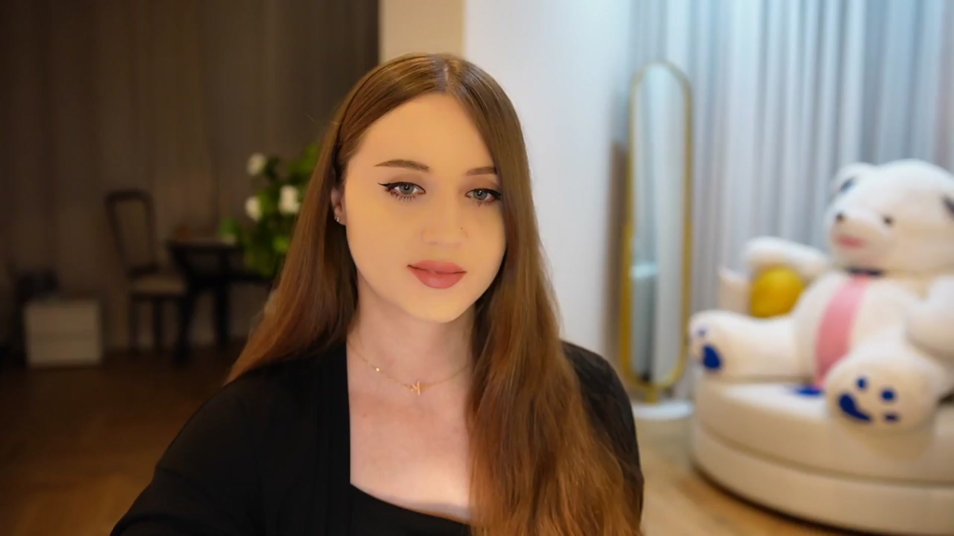Gallery image thumbnail from Innocent_Soul's myfreecams stream on, 10/31/2024, 17:41 image 2 of 20