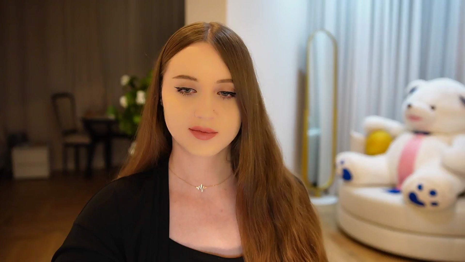 Gallery image thumbnail from Innocent_Soul's myfreecams stream on, 10/31/2024, 17:41 image 8 of 20