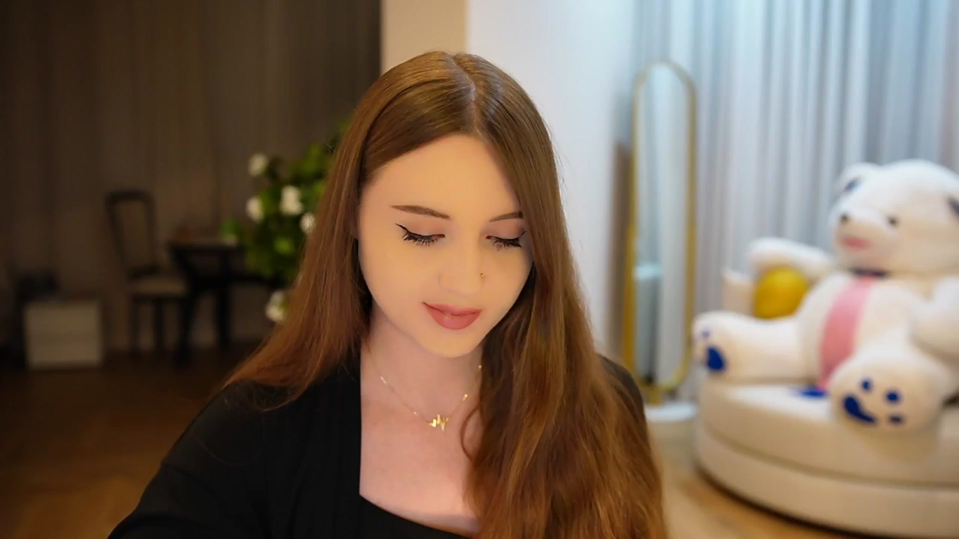Gallery image thumbnail from Innocent_Soul's myfreecams stream on, 10/31/2024, 17:41 image 10 of 20