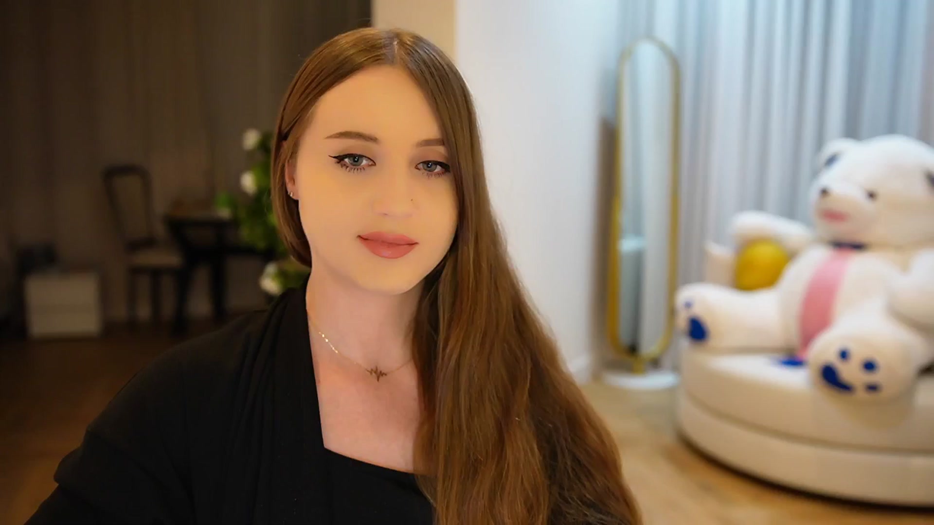 Gallery image thumbnail from Innocent_Soul's myfreecams stream on, 10/31/2024, 19:02 image 18 of 20