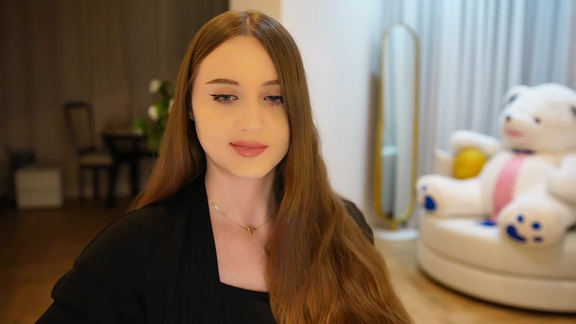 Gallery image thumbnail from Innocent_Soul's myfreecams stream on, 10/31/2024, 19:02 image 12 of 20