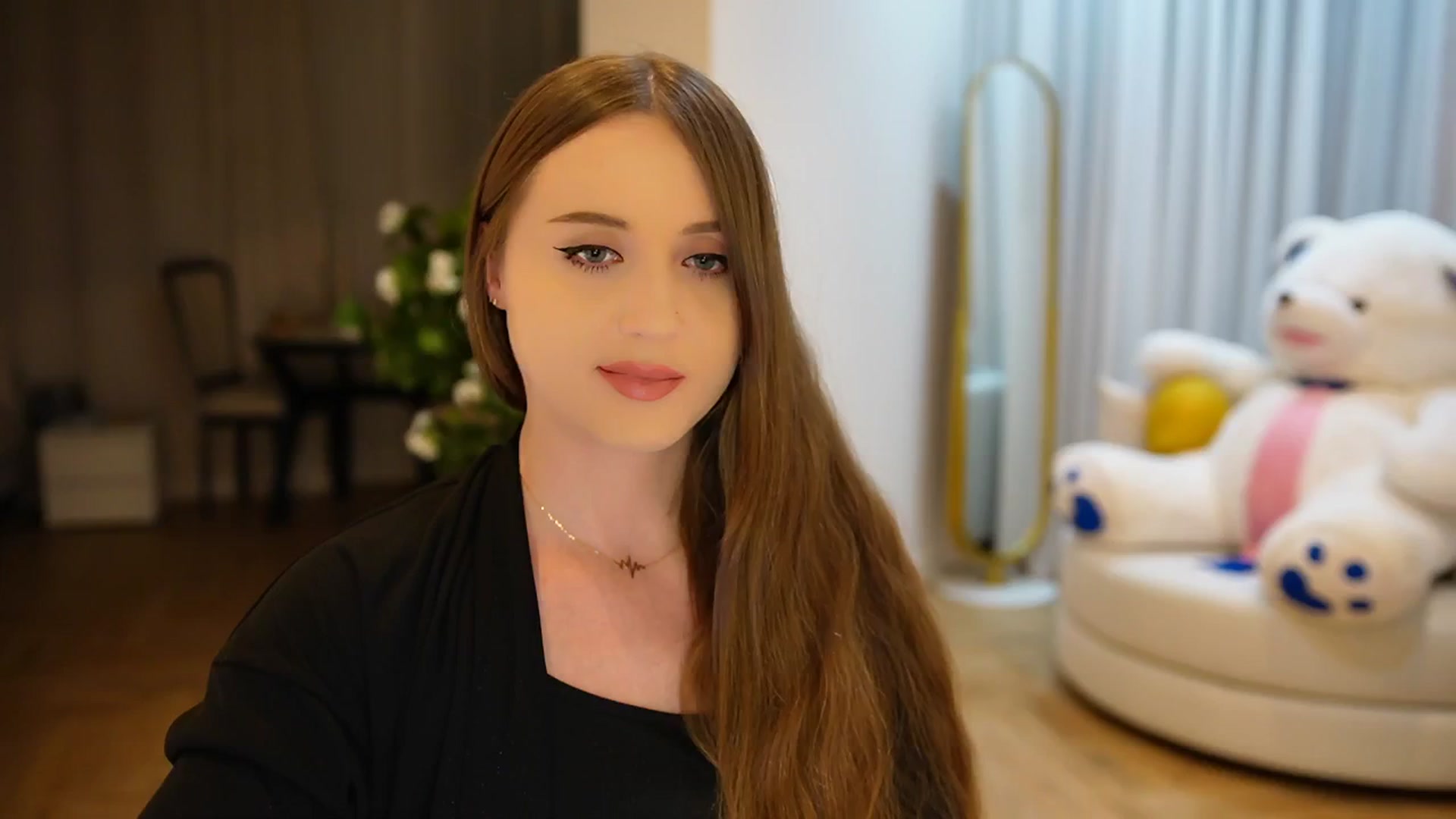 Gallery image thumbnail from Innocent_Soul's myfreecams stream on, 10/31/2024, 19:02 image 19 of 20