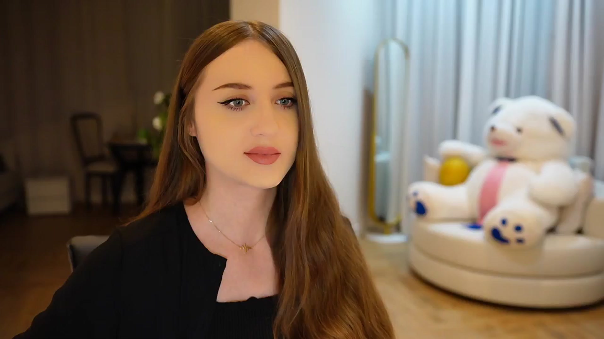 Gallery image thumbnail from Innocent_Soul's myfreecams stream on, 11/05/2024, 14:51 image 9 of 20