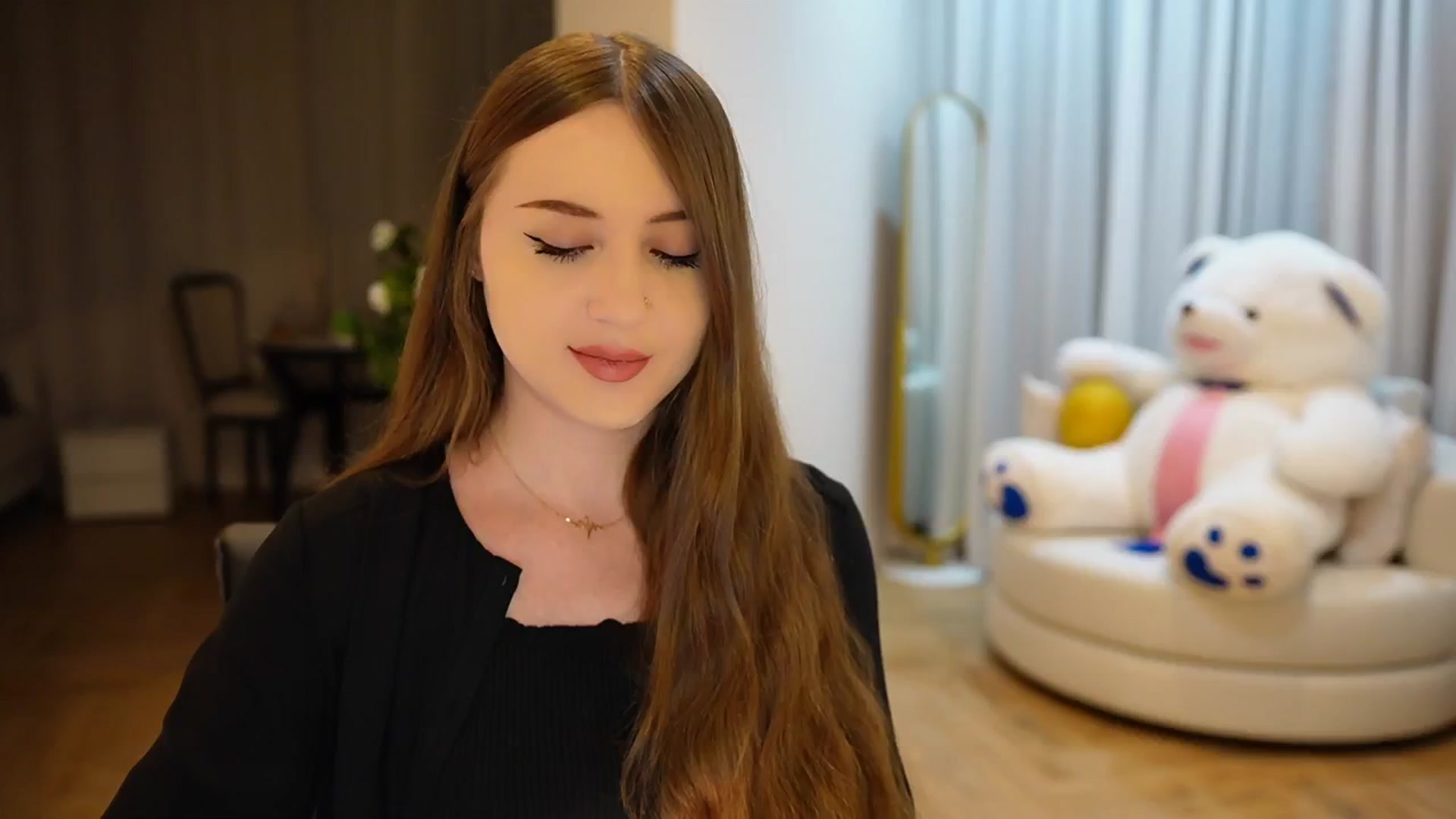 Gallery image thumbnail from Innocent_Soul's myfreecams stream on, 11/05/2024, 14:51 image 10 of 20