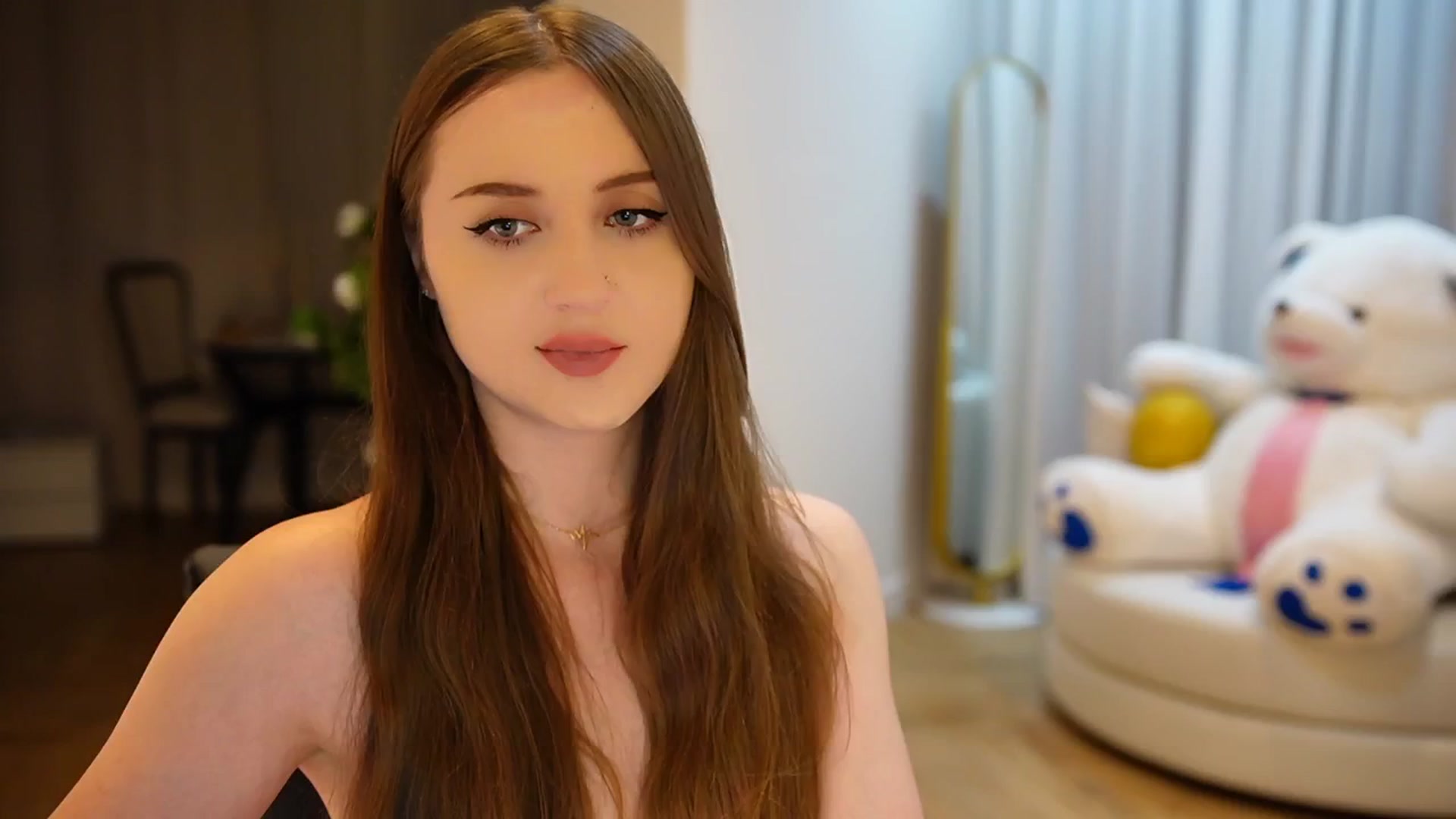Gallery image thumbnail from Innocent_Soul's myfreecams stream on, 11/05/2024, 17:39 image 17 of 20