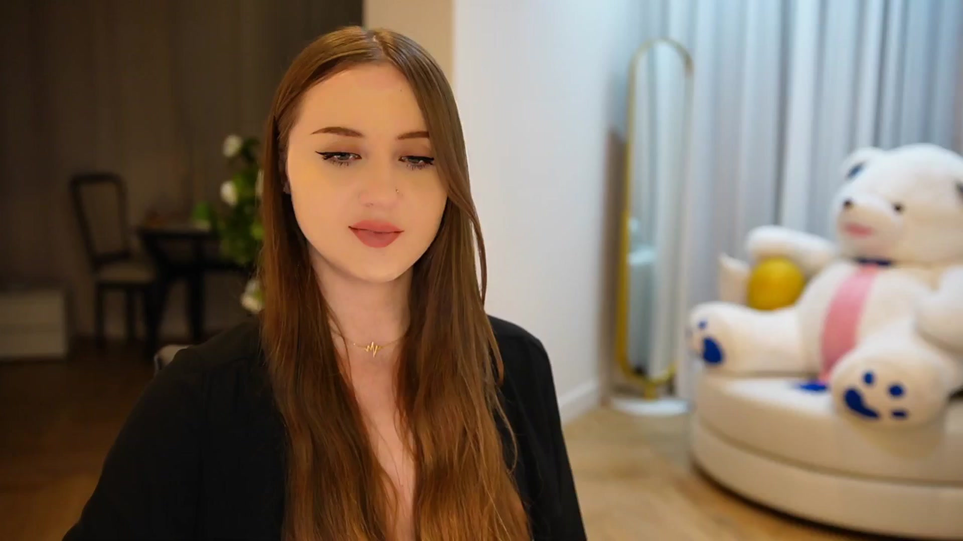 Gallery image thumbnail from Innocent_Soul's myfreecams stream on, 11/05/2024, 17:39 image 19 of 20